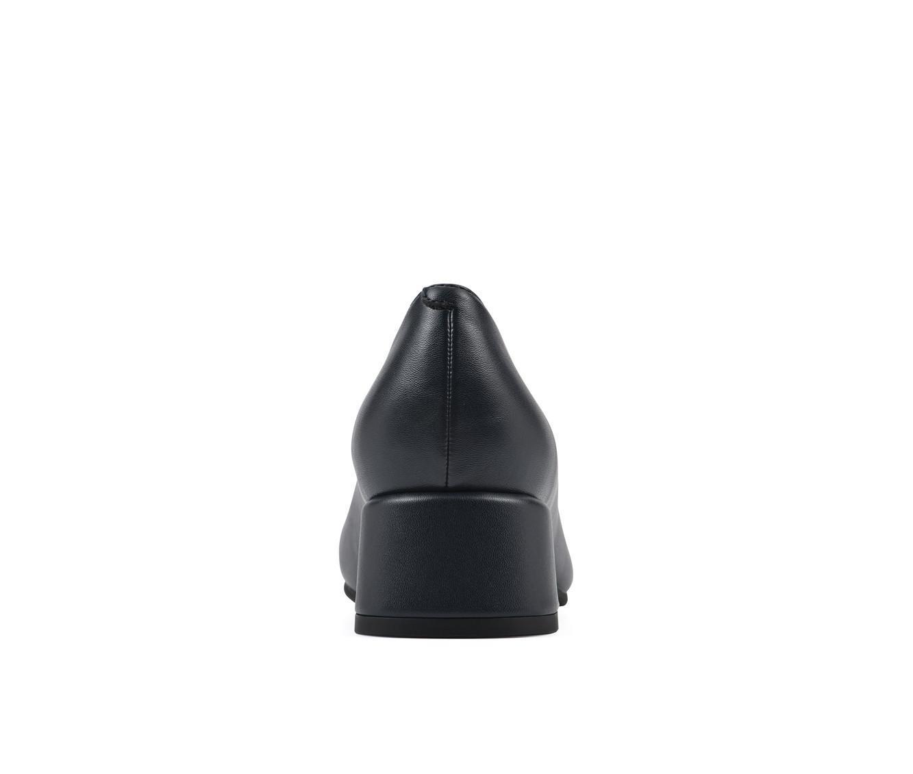 Women's Cliffs by White Mountain Quintesa Pumps Product Image