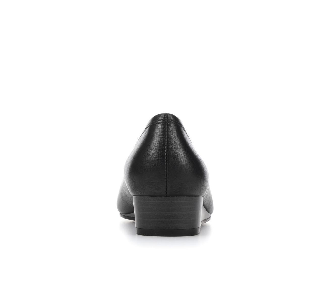 Women's Baretraps Covette Casual Flats Product Image