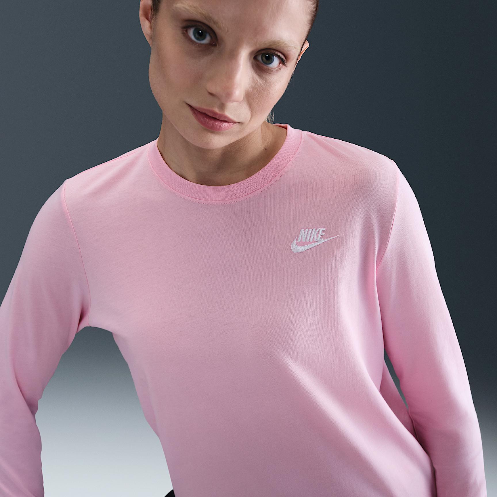 Nike Sportswear Club Women's Long-Sleeve T-Shirt Product Image