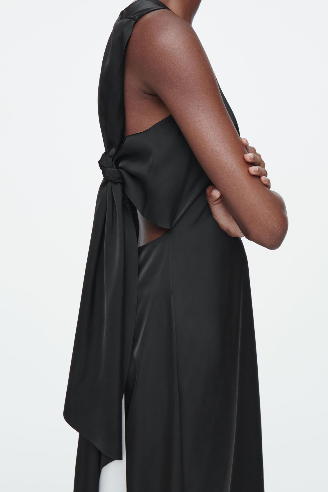 THE OPEN-BACK MAXI DRESS Product Image
