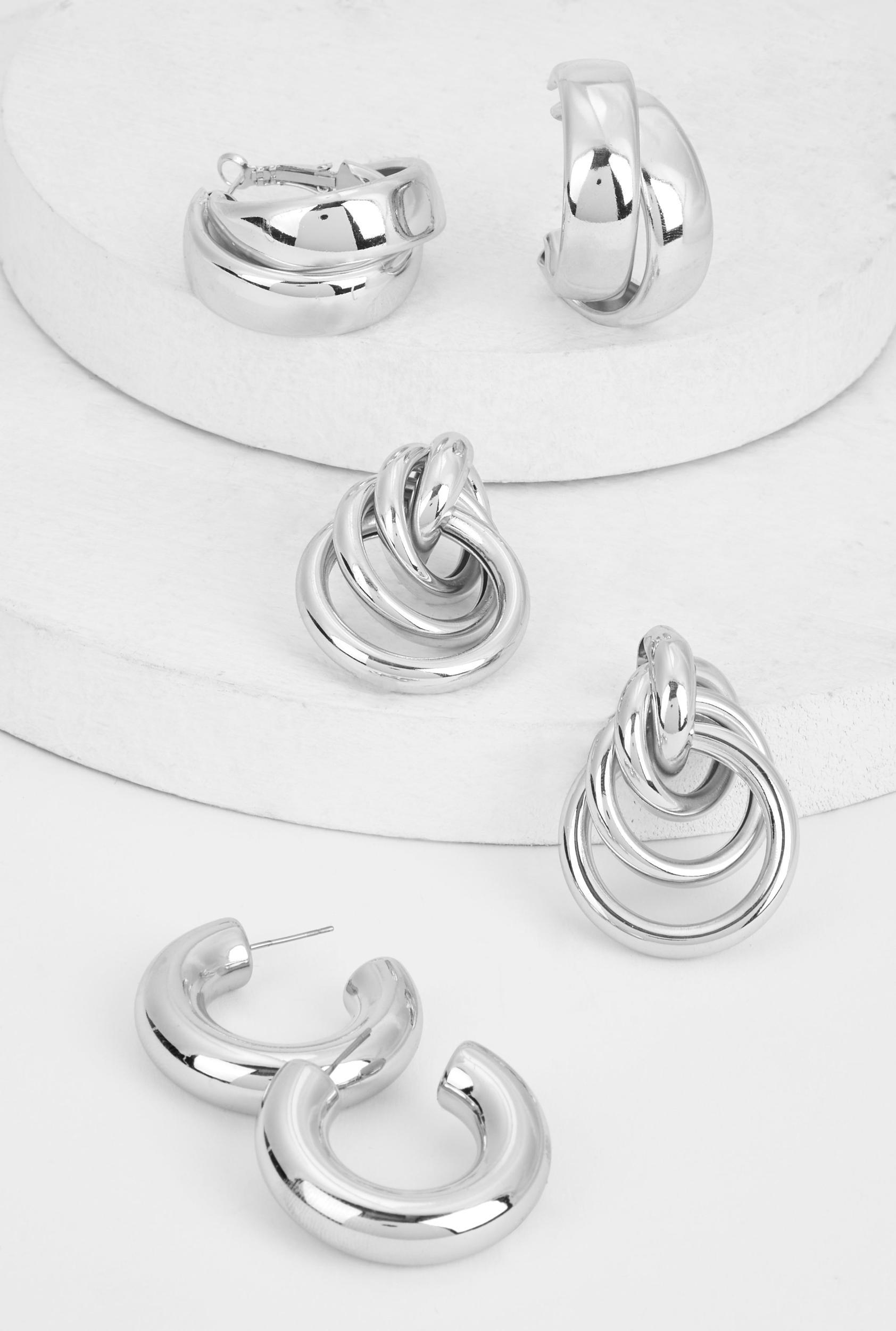 Wavy Metallic Drop Earrings Male Product Image