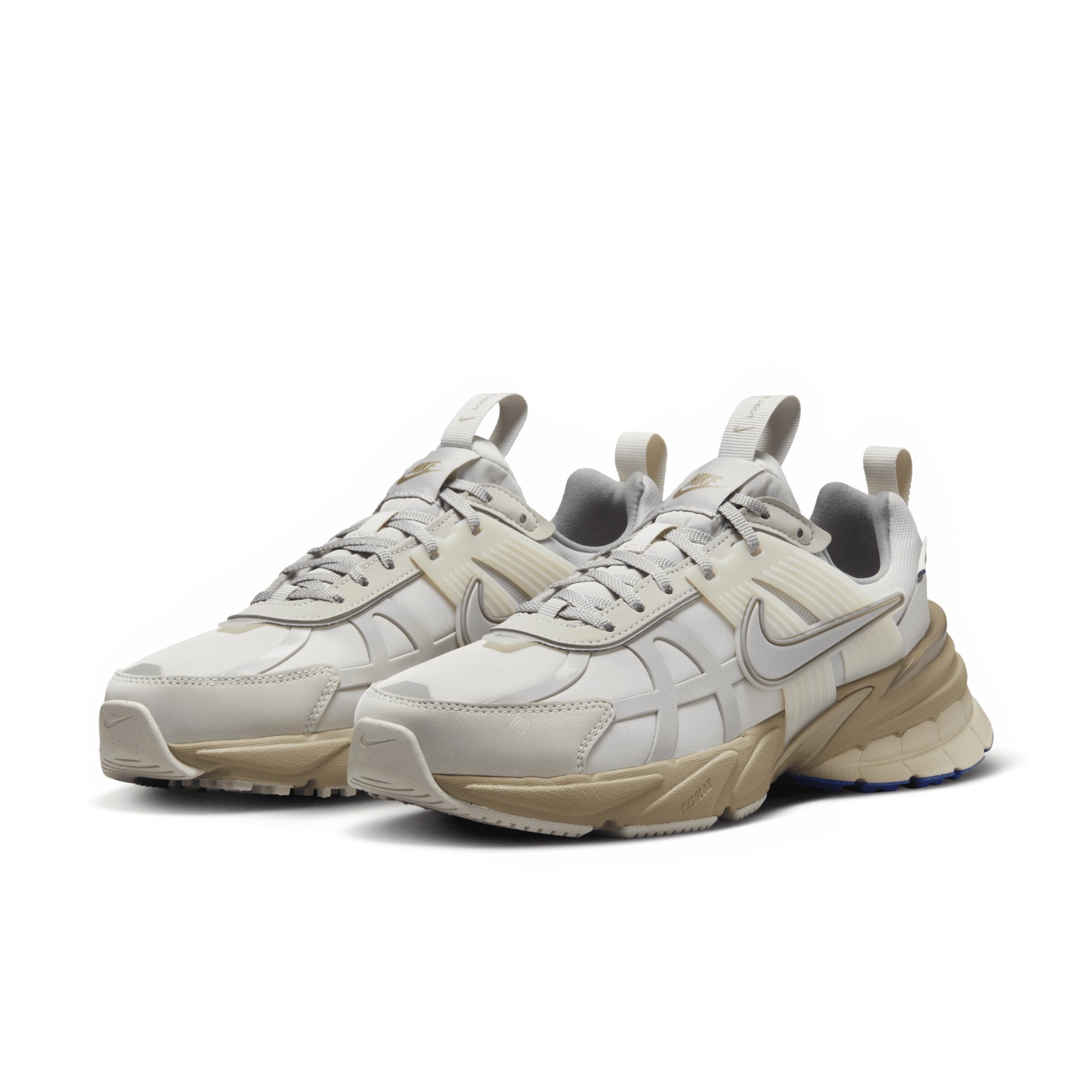 Nike Women's V2K Run GORE-TEX Waterproof Shoes Product Image