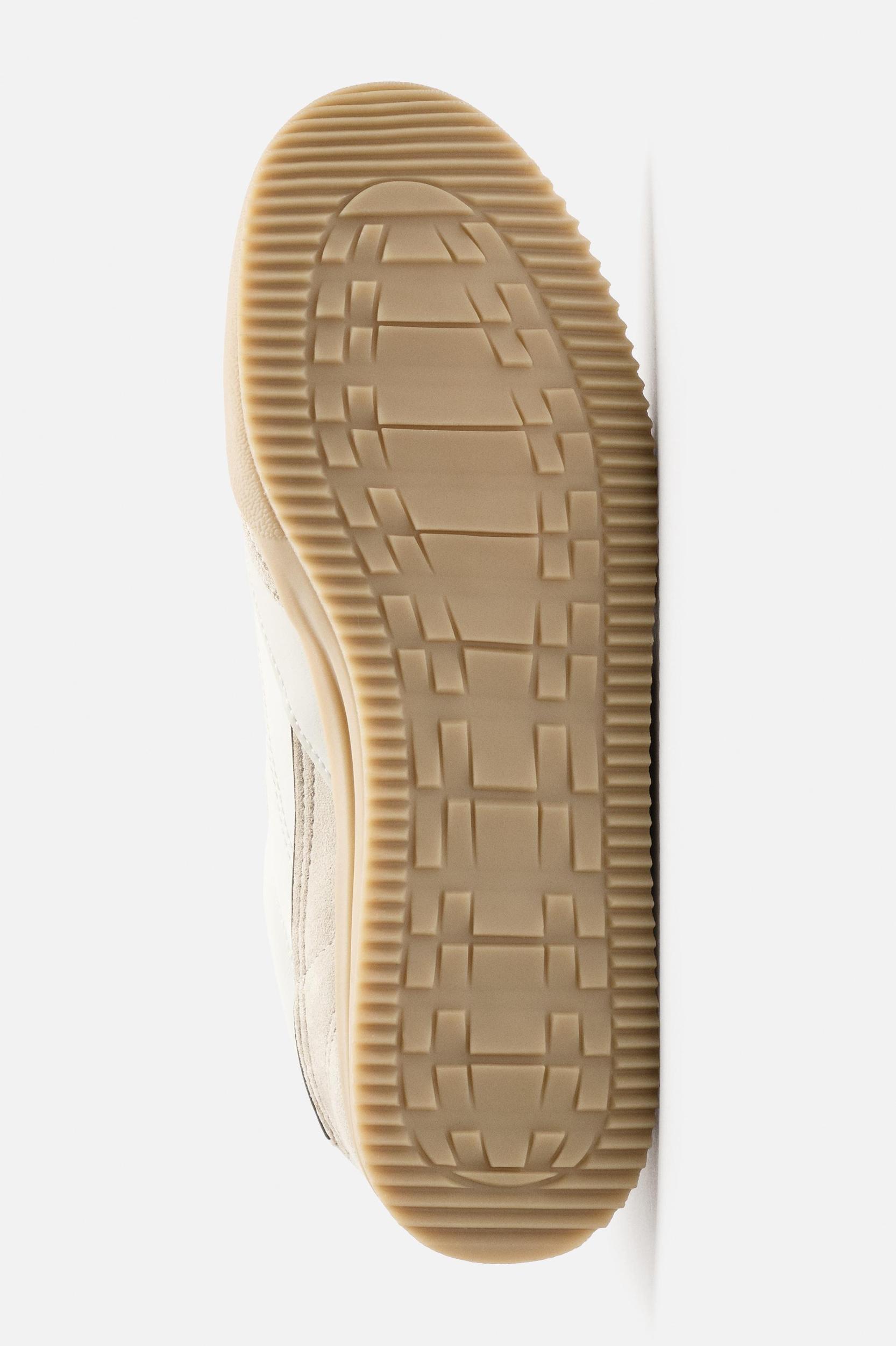 RETRO STYLE SNEAKERS Product Image
