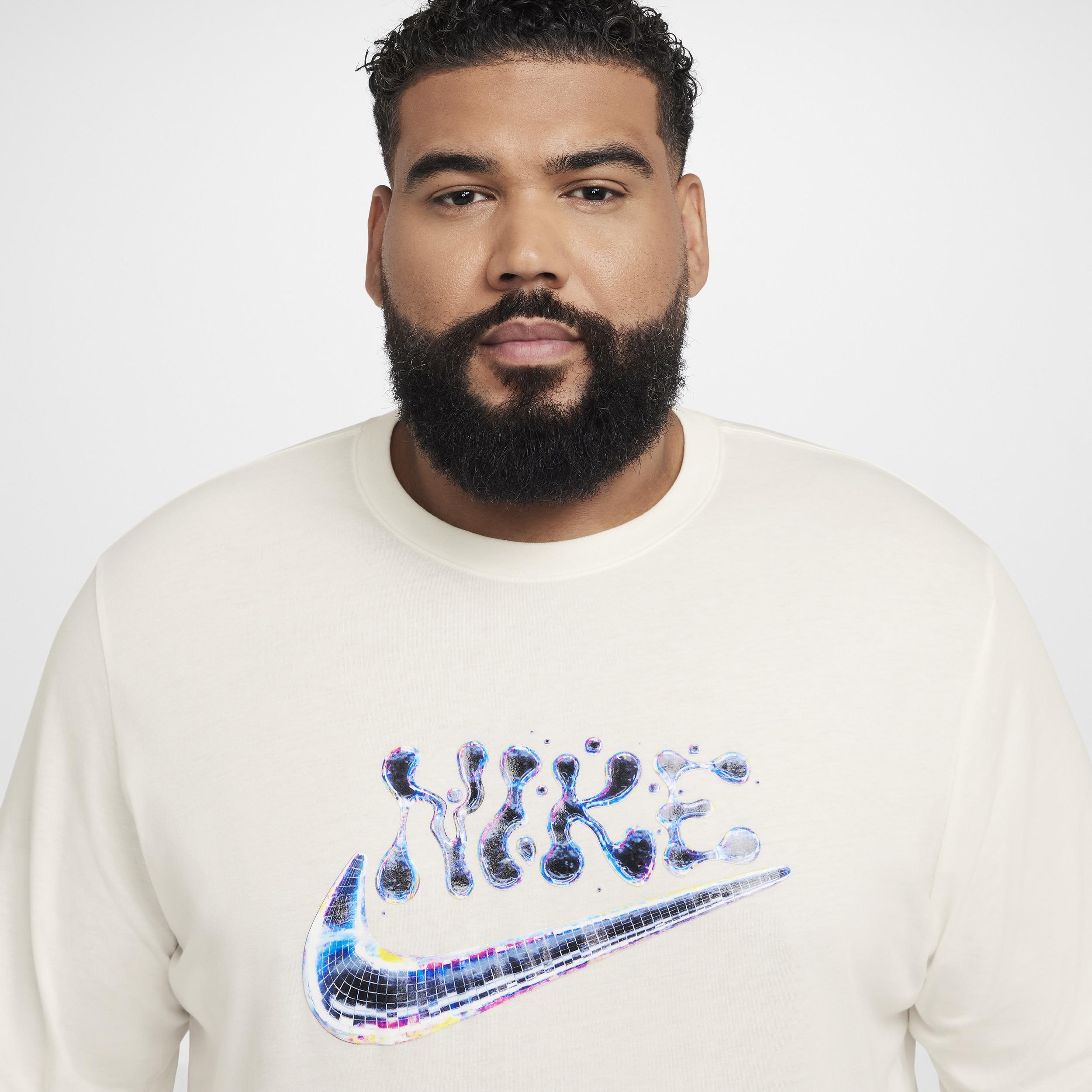 Men's Nike Sportswear Club Long-Sleeve T-Shirt Product Image