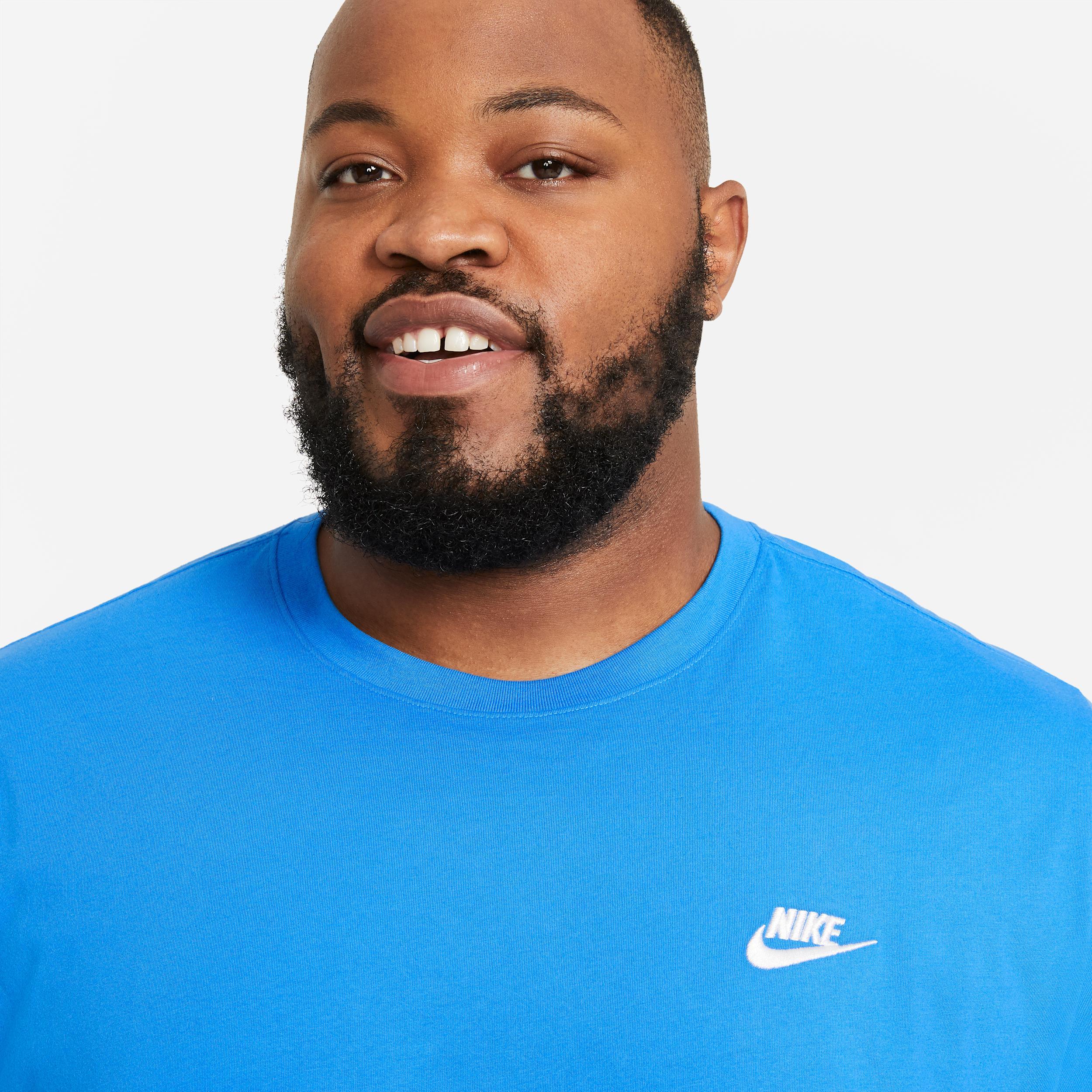 Men's Nike Sportswear Club T-Shirt Product Image