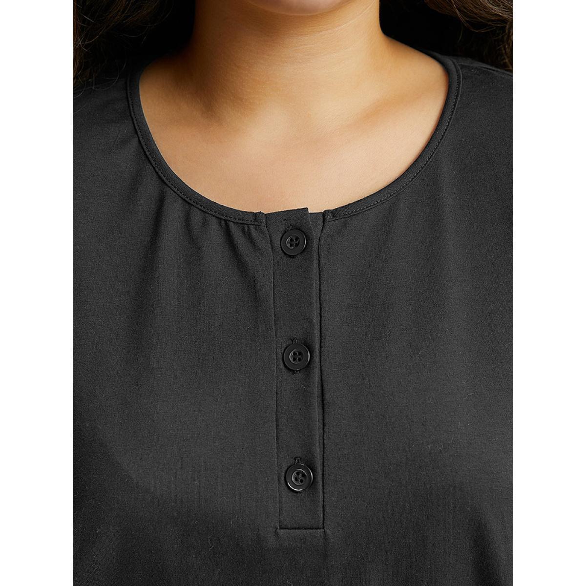 Plus Size Cotton Solid Button Through Arc Hem T-shirt Black Women Elegant Plain Plain Open Front Dailywear T-shirts BloomChic 22-24/3X Product Image