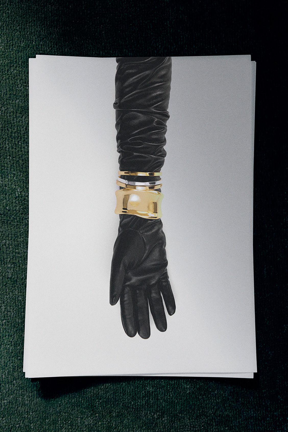 SCULPTED CUFF Product Image