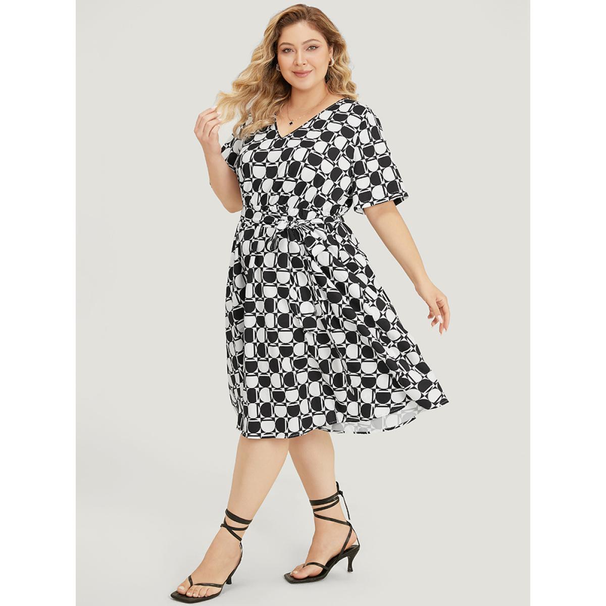 Plus Size Geometric Print Pocket Belted V Neck Dress Multicolor Women Elegant Contrast V-neck Short sleeve Curvy Knee Dress BloomChic 10/M Product Image
