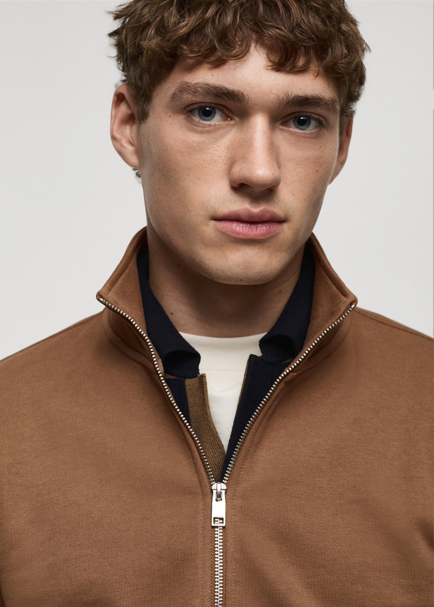 Regular-fit zipper-neck sweatshirt - Men | MANGO USA Product Image