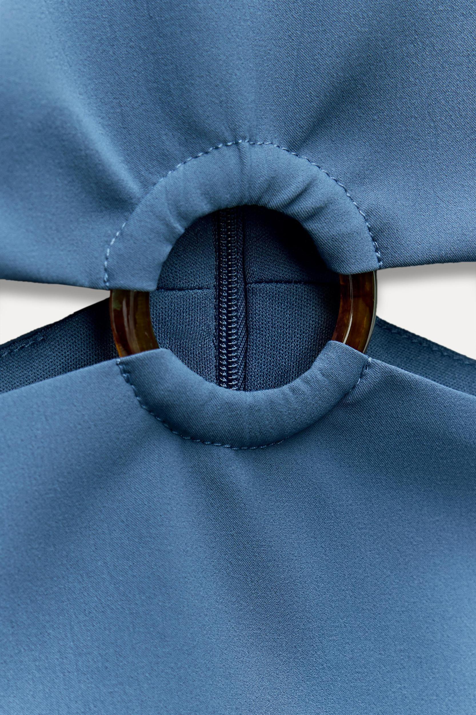 CUT OUT ELASTIC TOP Product Image