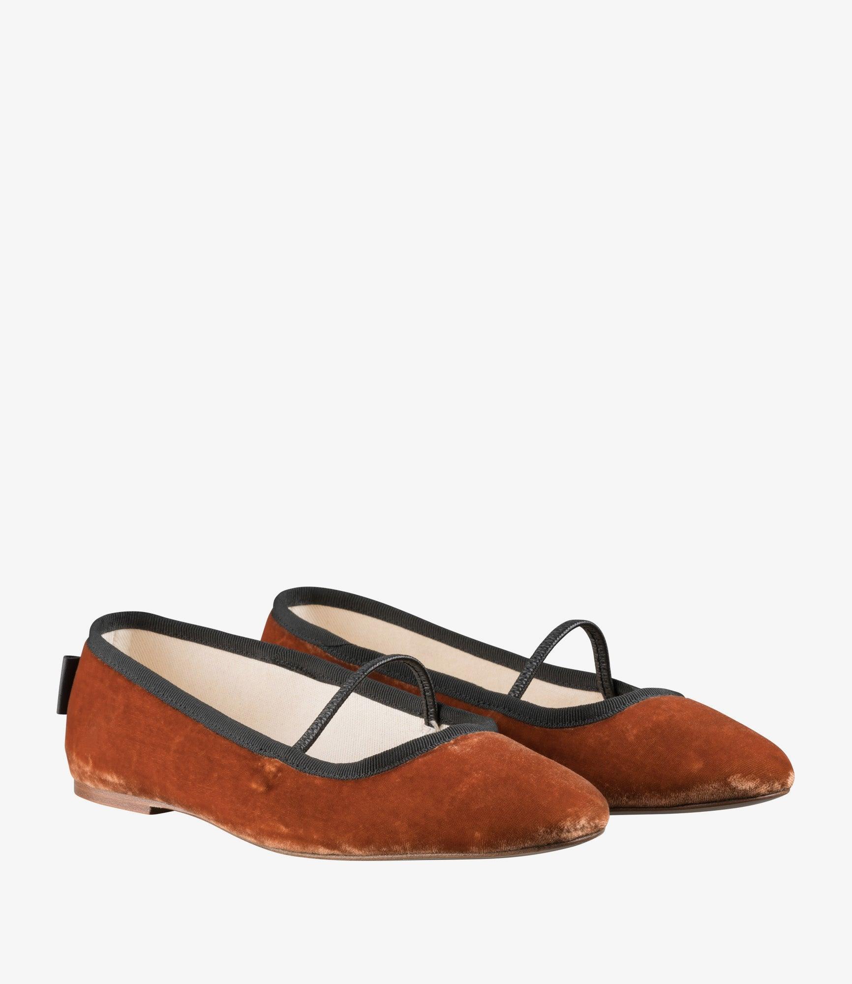 Swan ballet flats Product Image