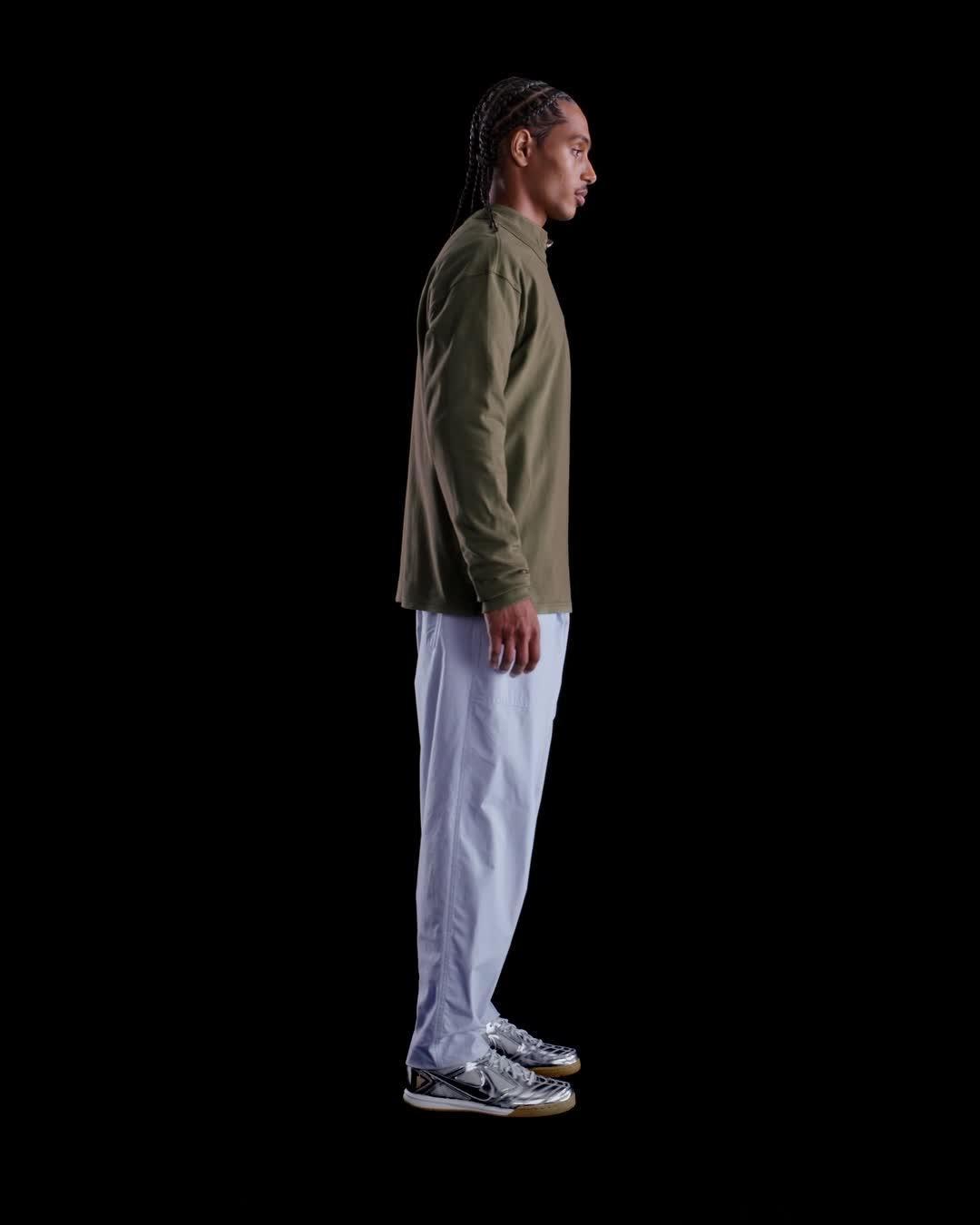 Nike Sportswear Premium Essentials Men's Long-Sleeve Pocket T-Shirt Product Image