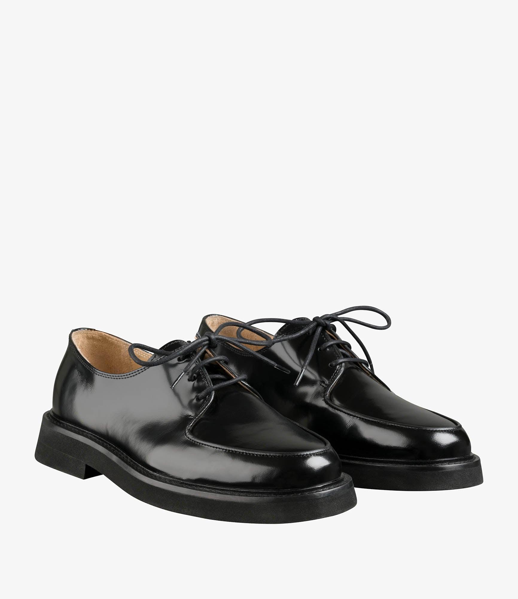 Gael shoes Product Image