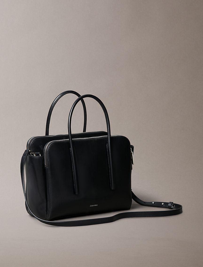 Carryall Leather Medium Tote Bag Product Image