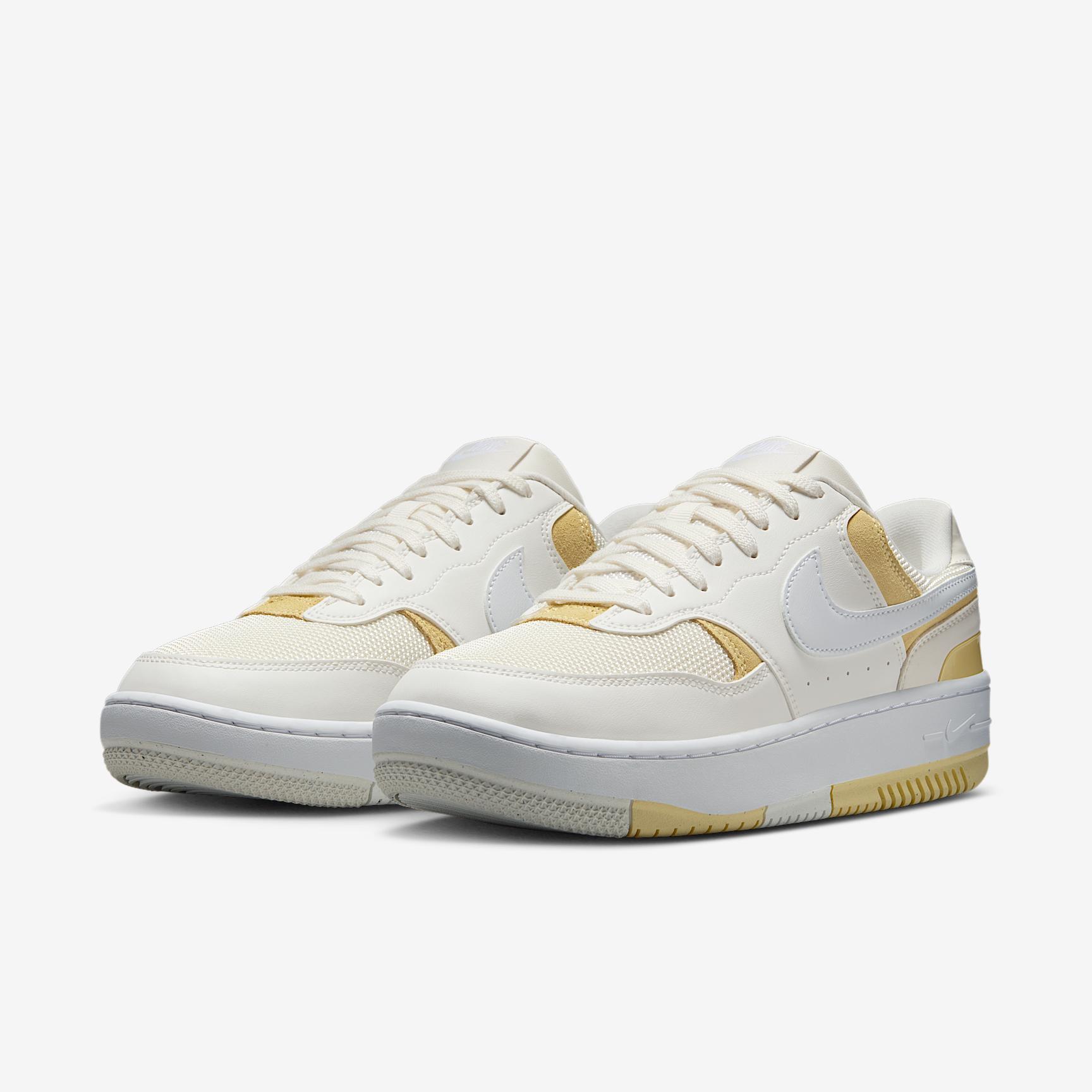 Nike Women's Gamma Force Shoes Product Image