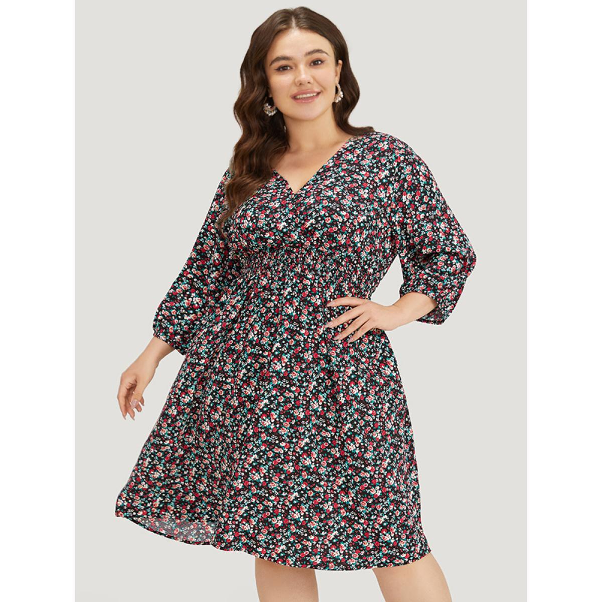 Plus Size Ditsy Floral Shirred Pocket Lantern Sleeve Dress Black Women Elegant Elastic cuffs V-neck Elbow-length sleeve Curvy Midi Dress BloomChic 26/4X Product Image