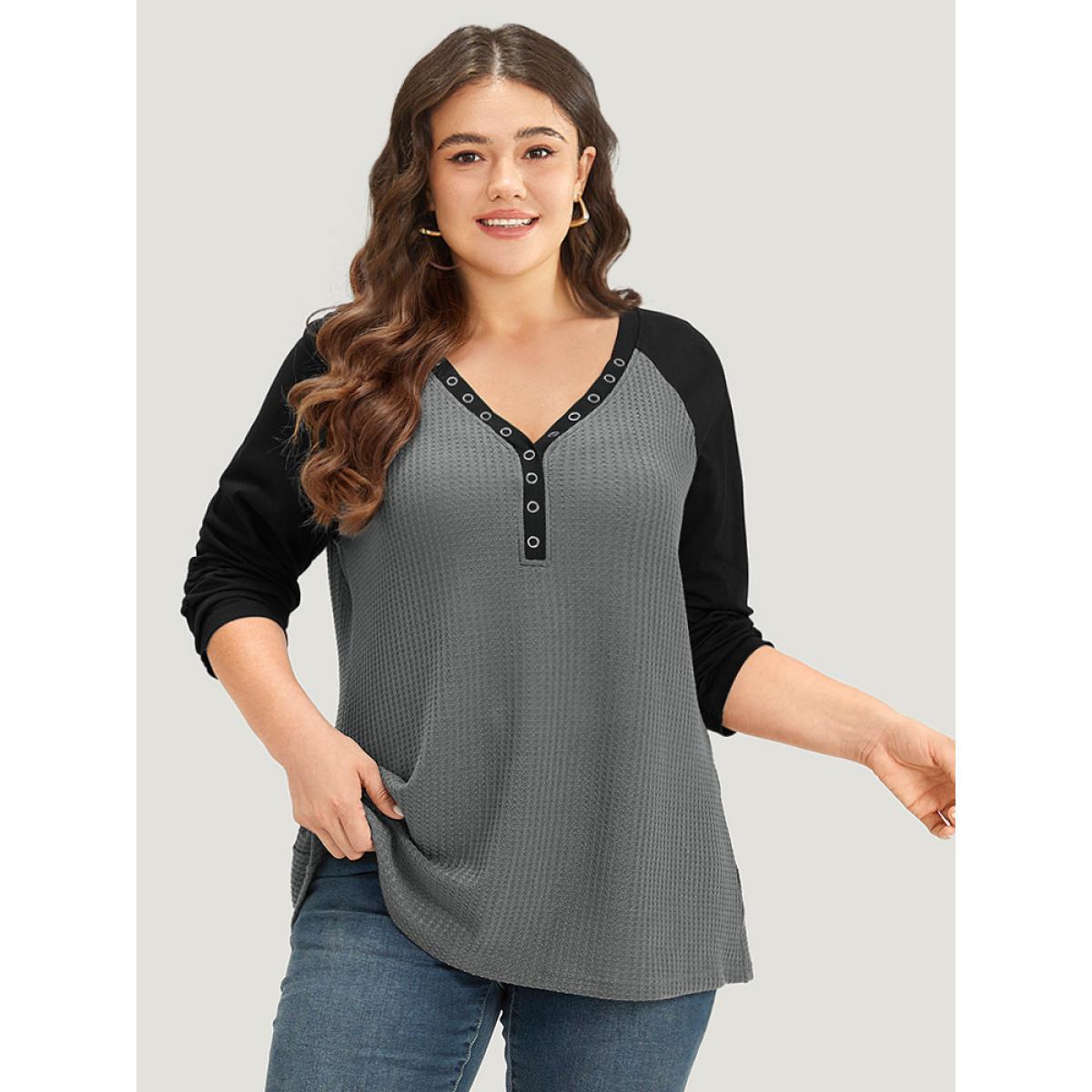 Plus Size Waffle Knit Raglan Sleeve Metal Buckle Detail T-shirt Gray Women Casual Contrast Plain V-neck Everyday T-shirts BloomChic 18-20/2X Product Image