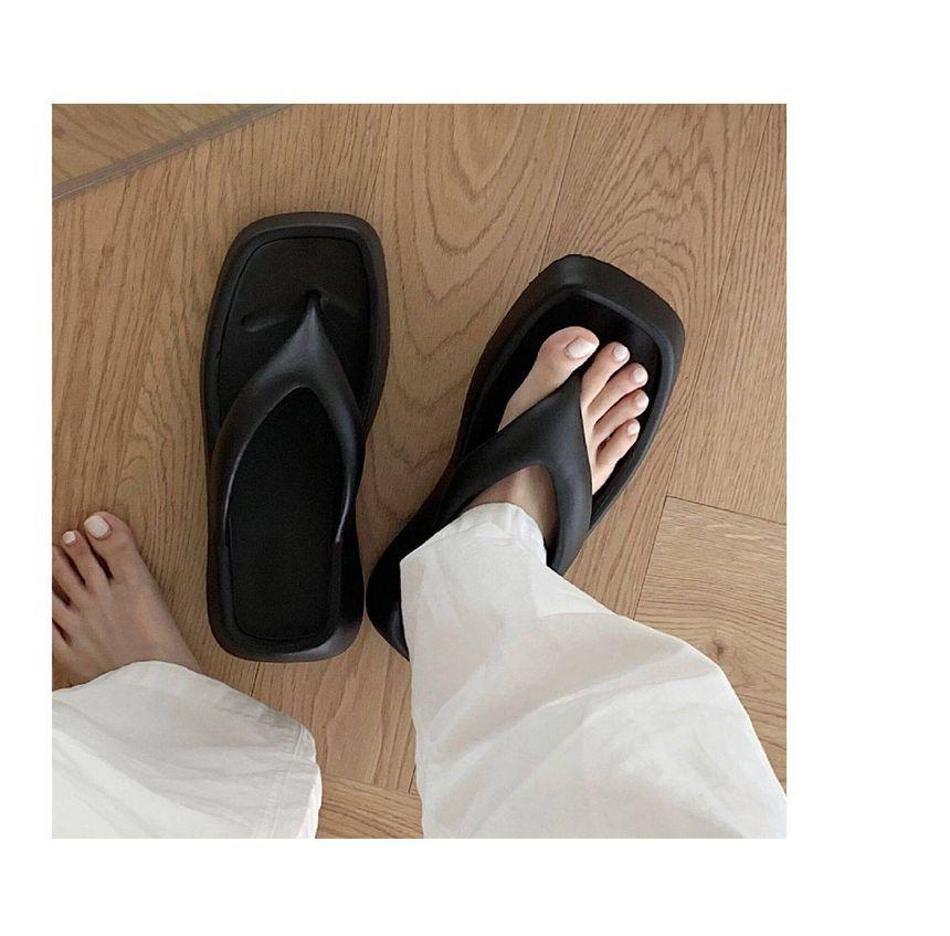 Square Toe Plain Platform Flip Flops Product Image