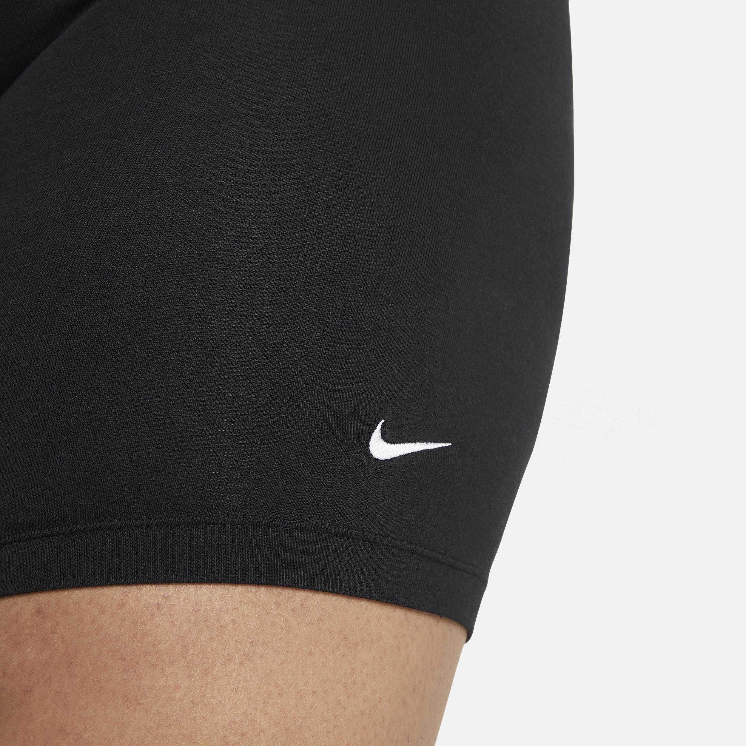 Womens Nike Sportswear Essential Mid-Rise Bike Shorts (Plus Size) Product Image