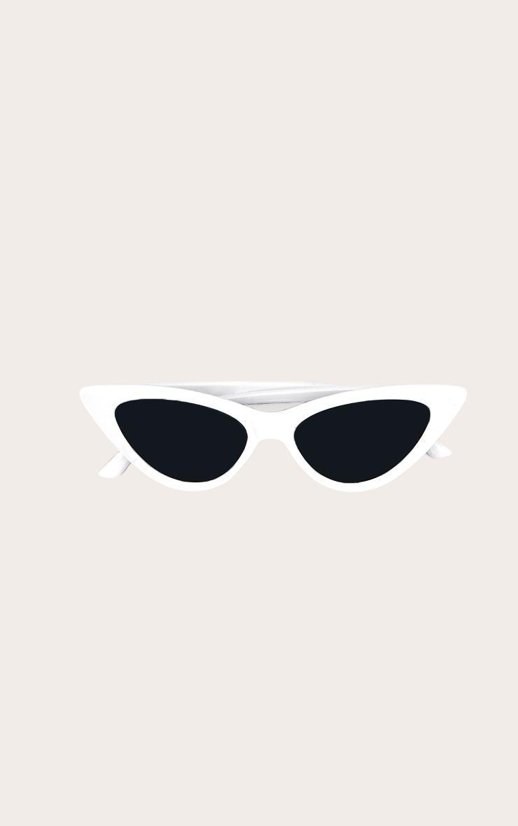 White Retro Cat Eye Sunglasses Product Image