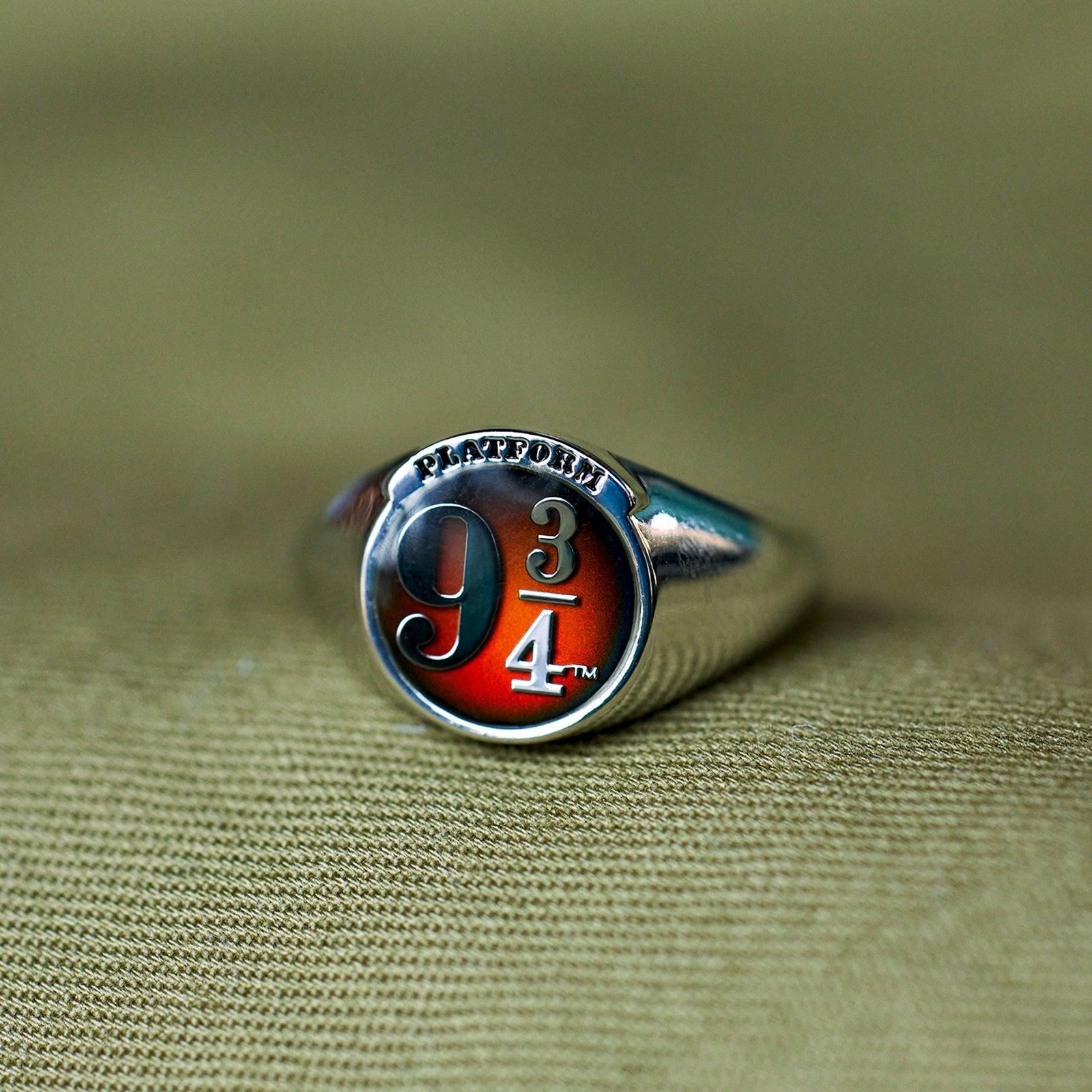 Platform 9 3/4 Mood Signet Ring Male Product Image