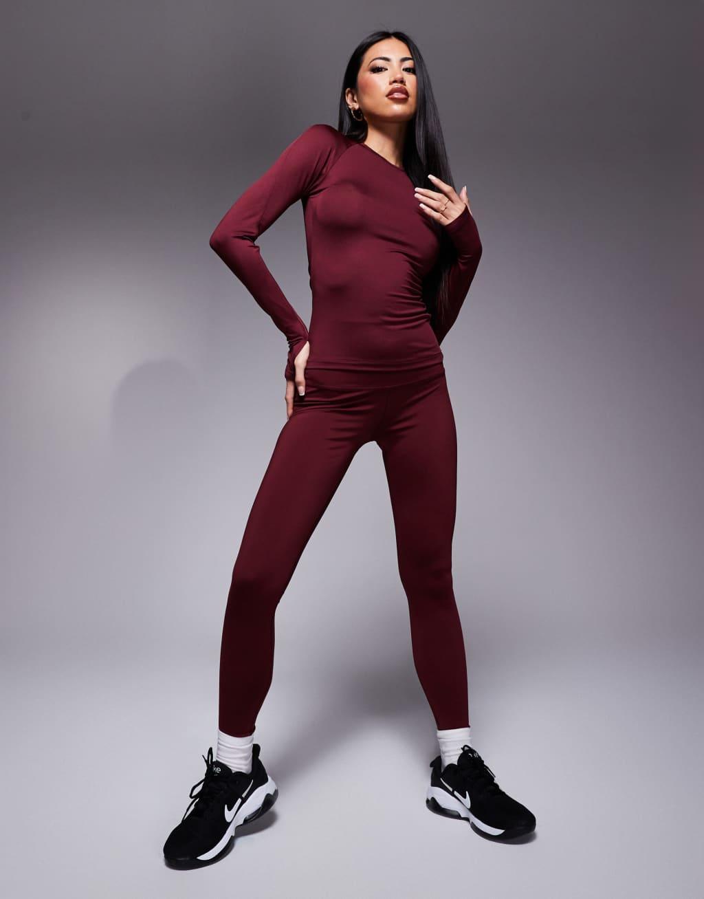 4505 Icon slim fit active long sleeve top in burgundy  Product Image