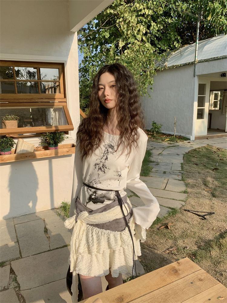 Long-Sleeve Round Neck Print Slim Fit T-Shirt / Low Rise Two Tone Asymmetrical Tiered A-Line Skirt / String Belt / Set Product Image