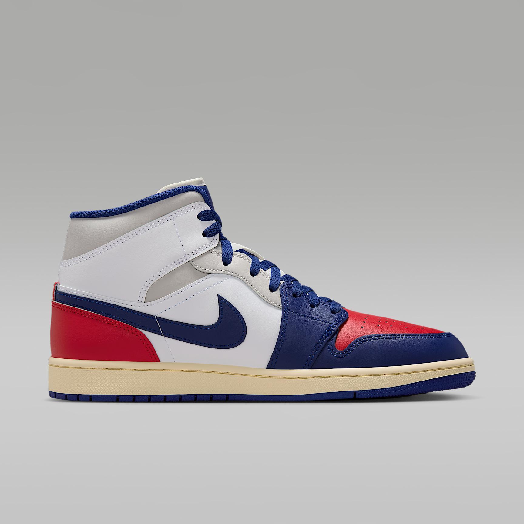 Air Jordan 1 Mid Men's Shoes Product Image