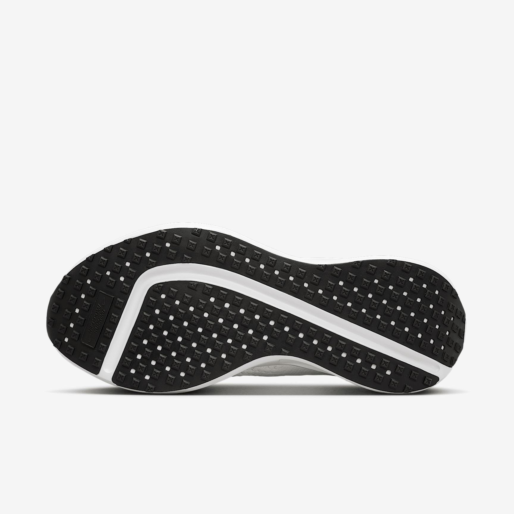 Nike Women's Interact Run Road Running Shoes Product Image