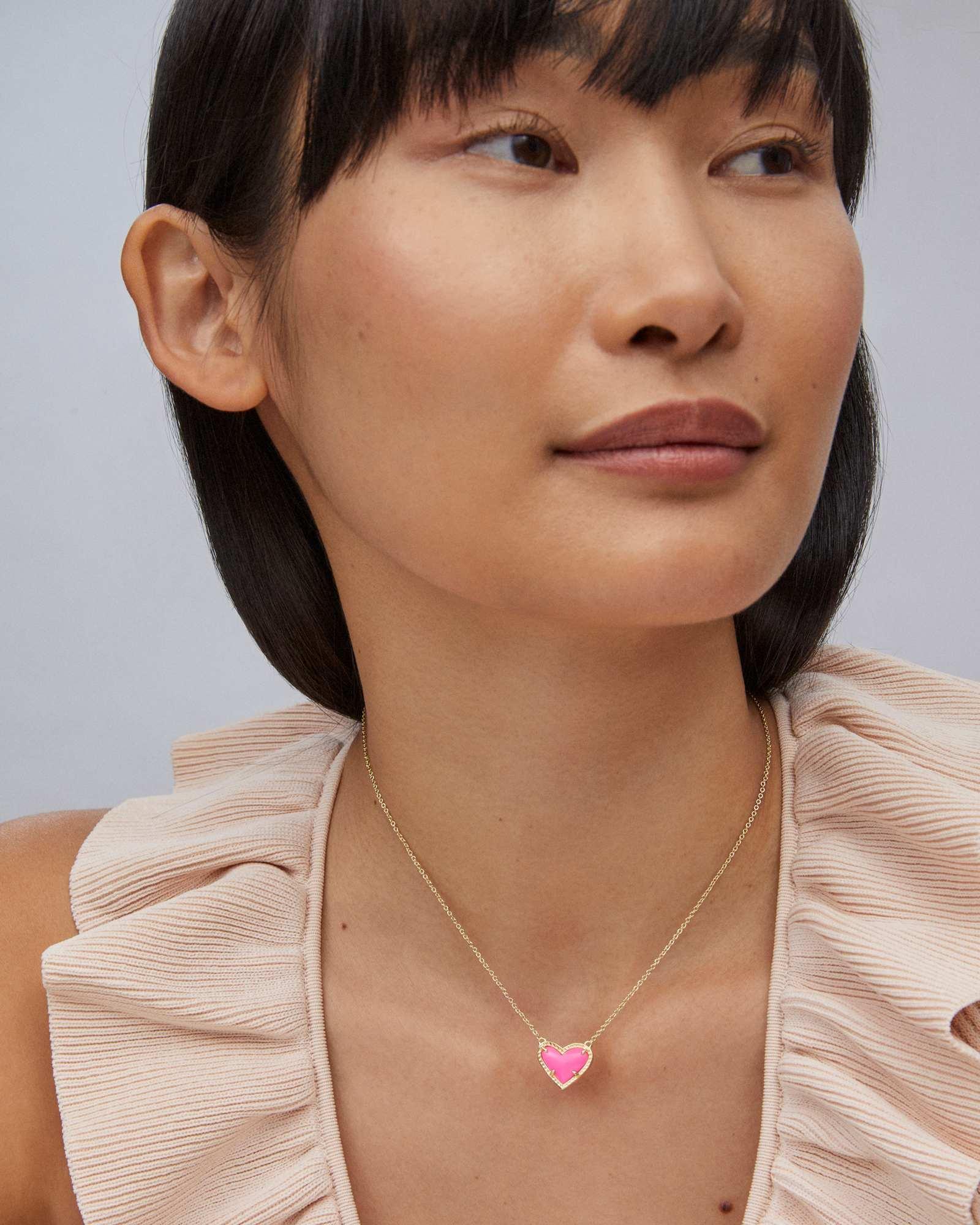 Kendra Scott Ari Heart Short Pendant Necklace, 15 Product Image
