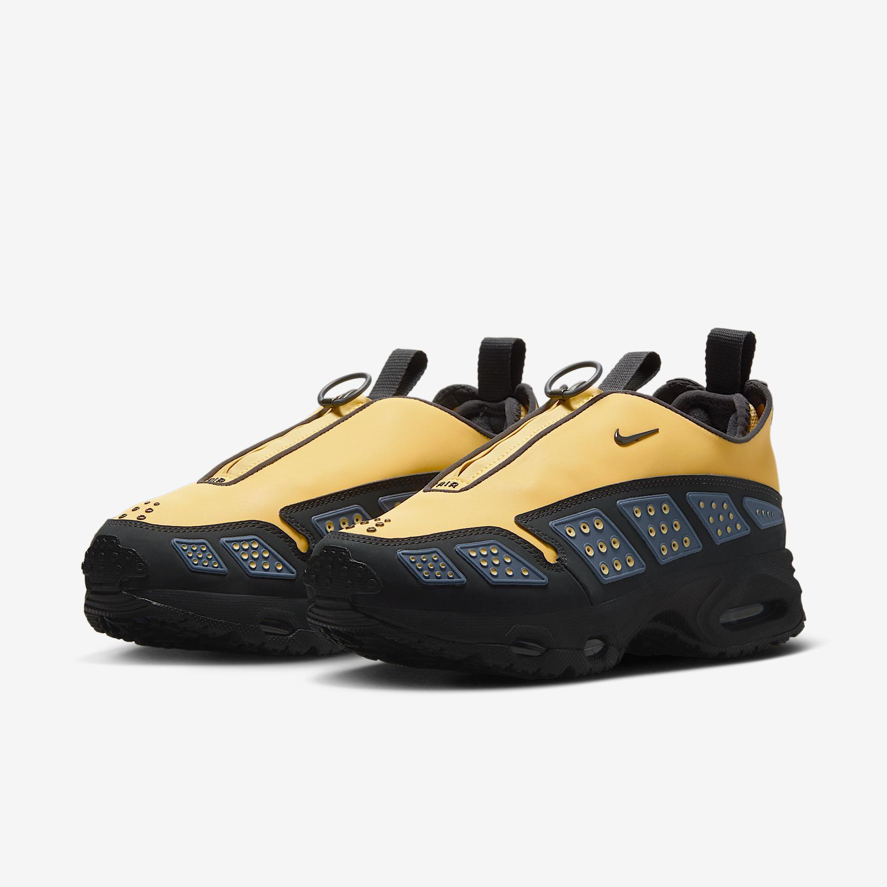 Nike Women's Air Max SNDR Shoes Product Image