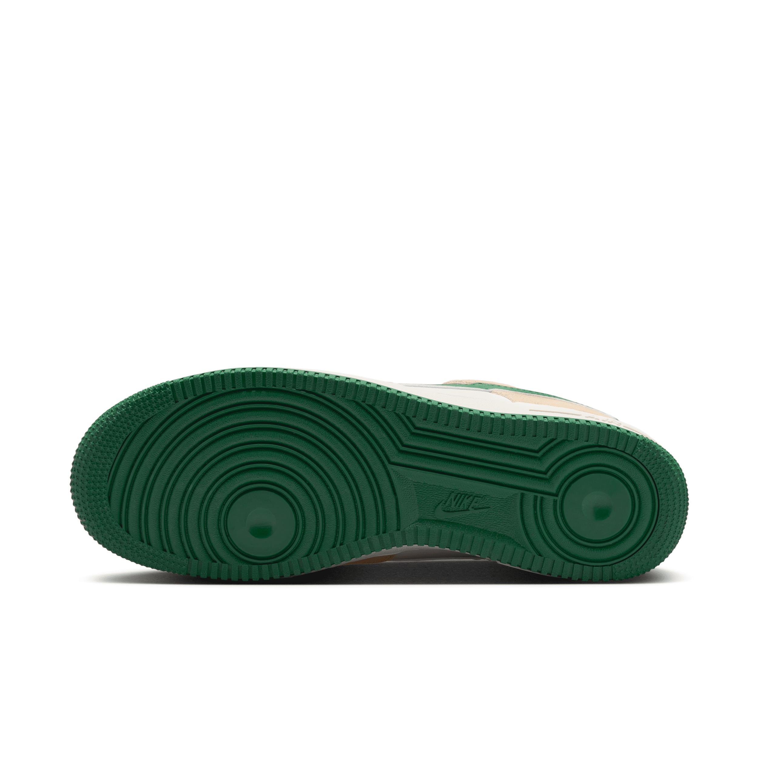 Nike Men's Air Force 1 '07 LV8 Shoes Product Image