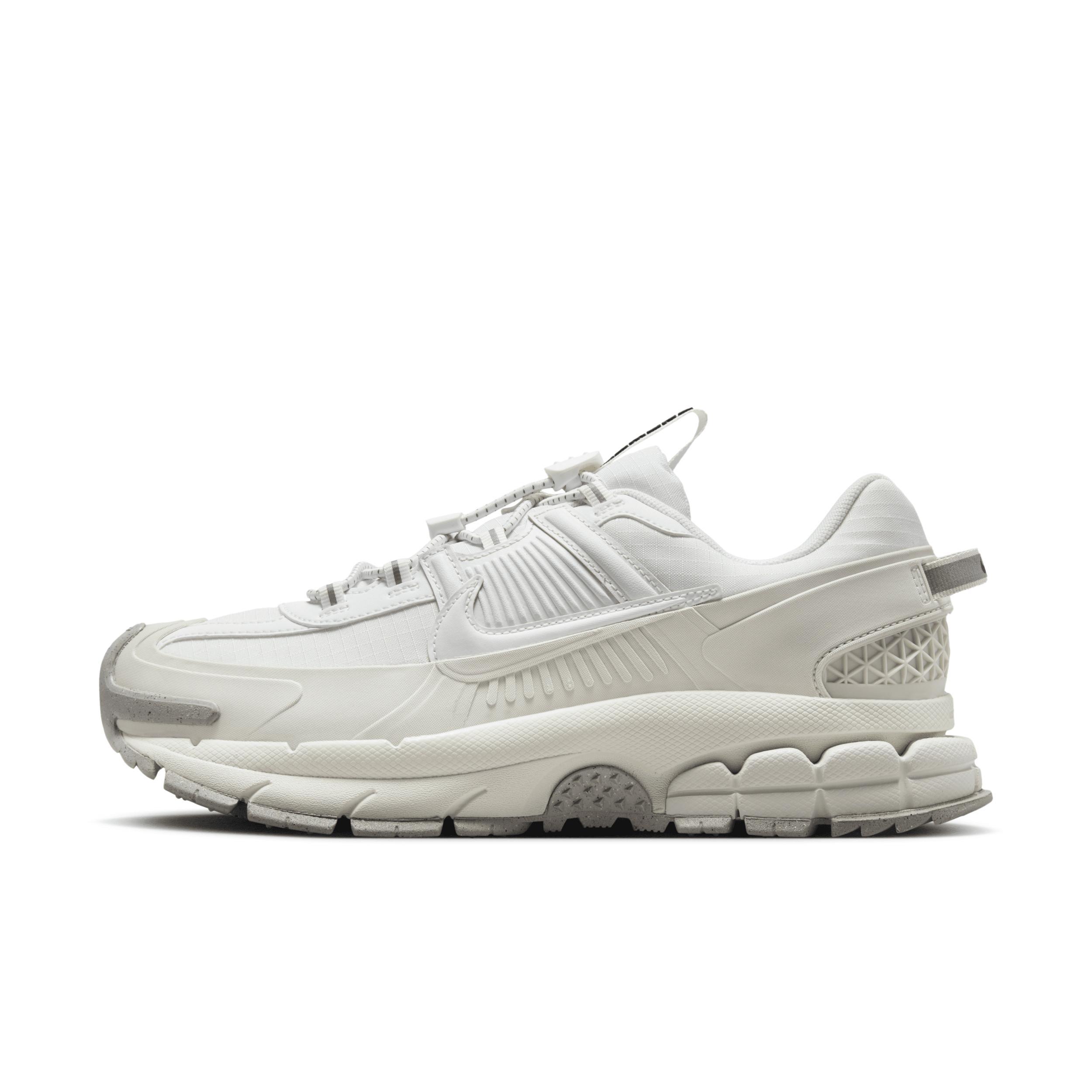Nike Zoom Vomero Roam Women's Winterized Shoes Product Image