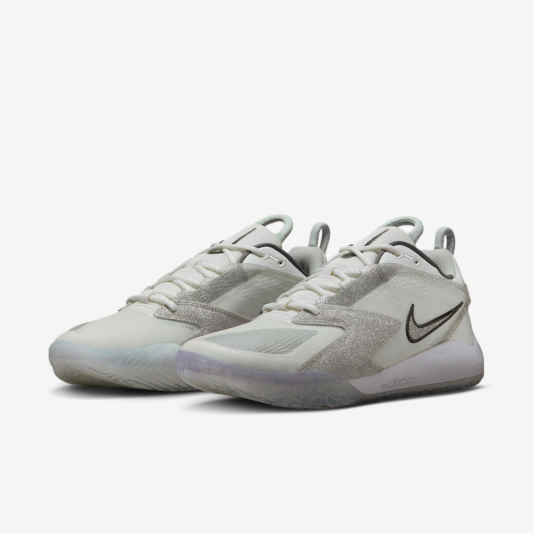 Nike HyperAce 3 SE Volleyball Shoes Product Image