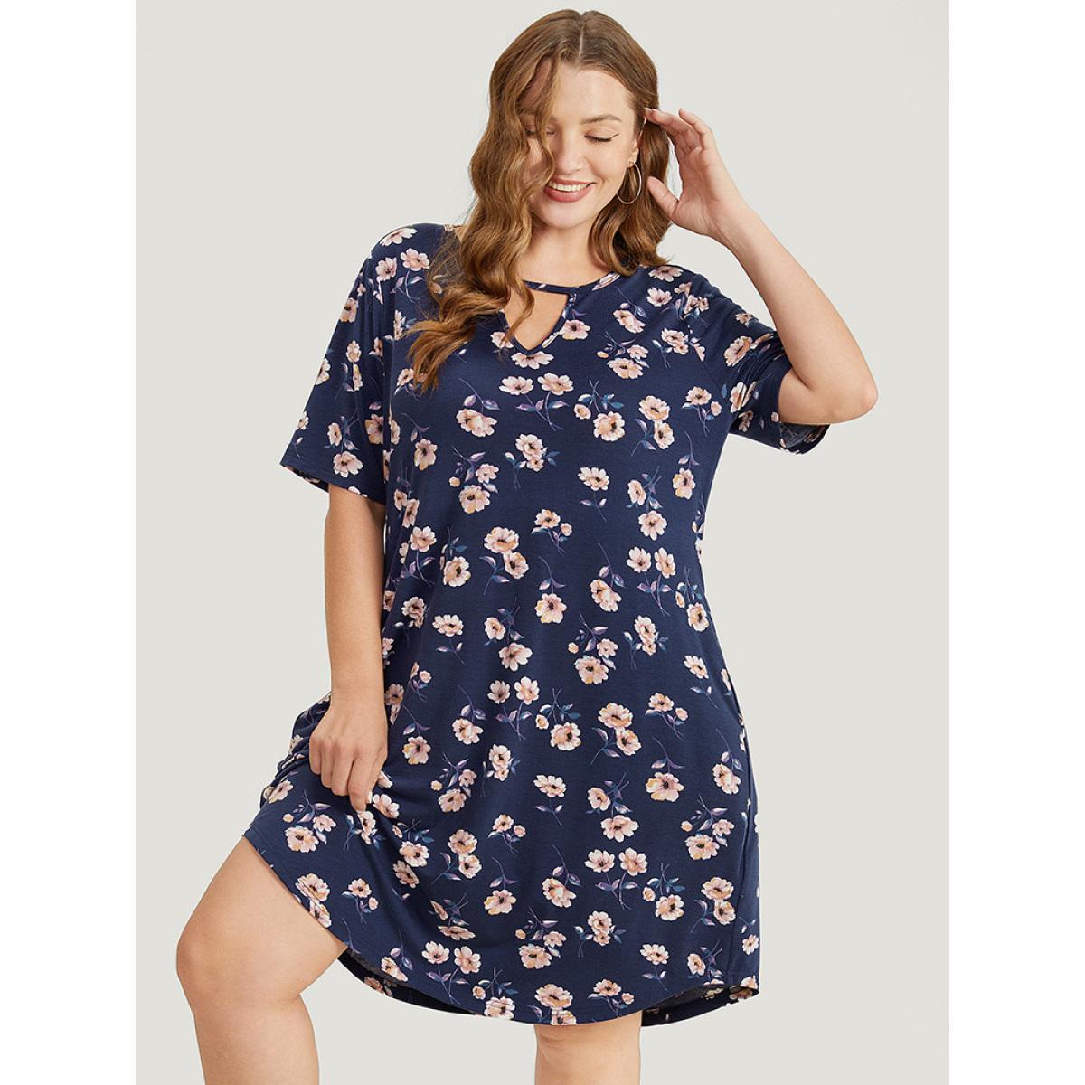 Plus Size Floral Print Keyhole Neck Pocket Arc Hem Dress Navy Women Casual Arc Hem Keyhole Cut-Out Short sleeve Curvy Knee Dress BloomChic 12/L Product Image