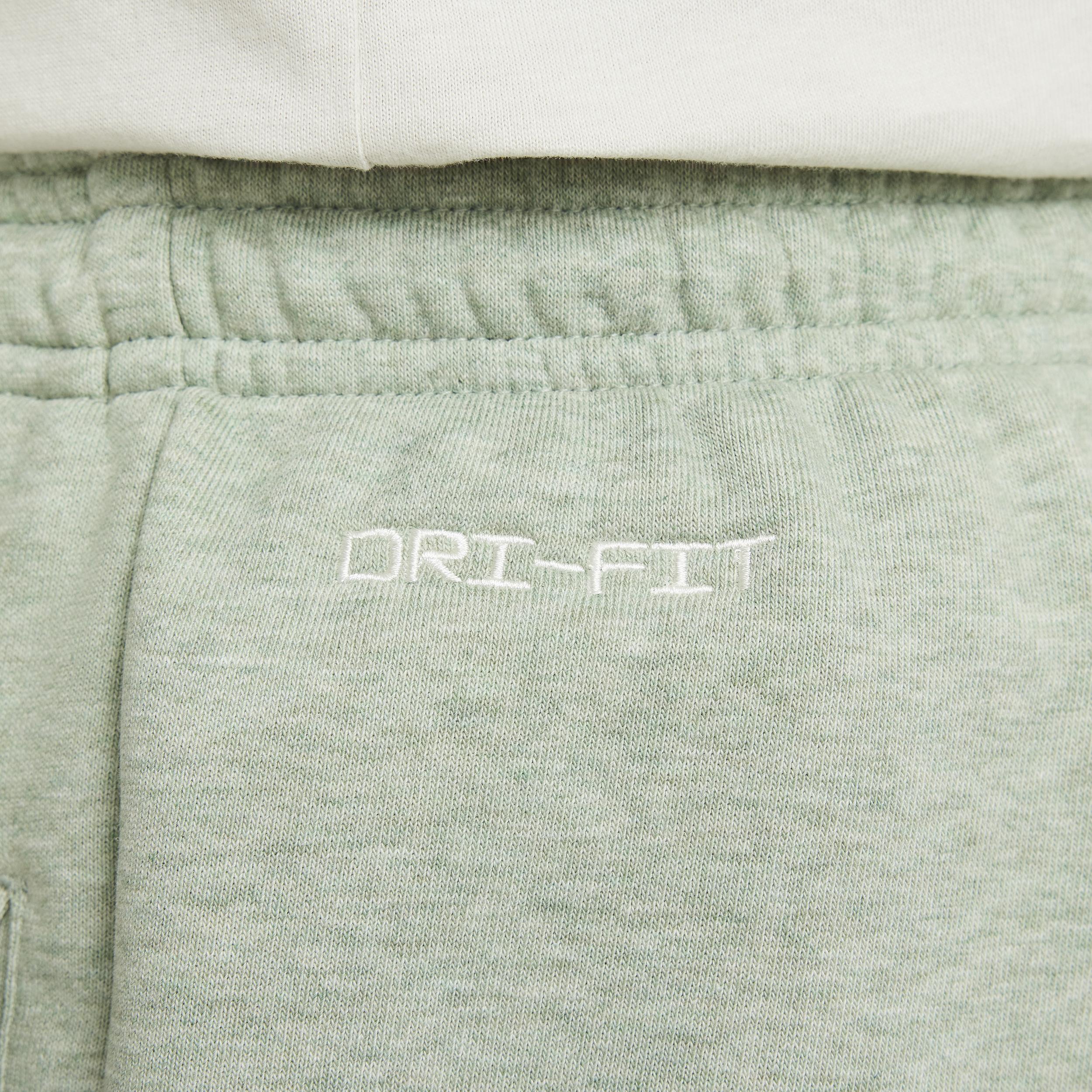 Nike Mens Standard Issue 8 Dri-FIT Fleece Basketball Shorts Product Image