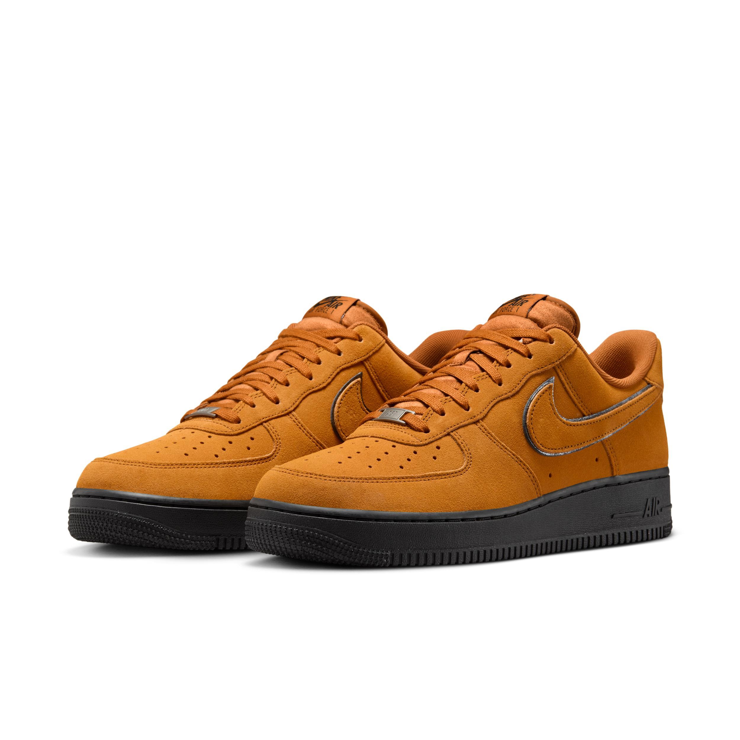 Nike Men's Air Force 1 '07 LV Shoes Product Image