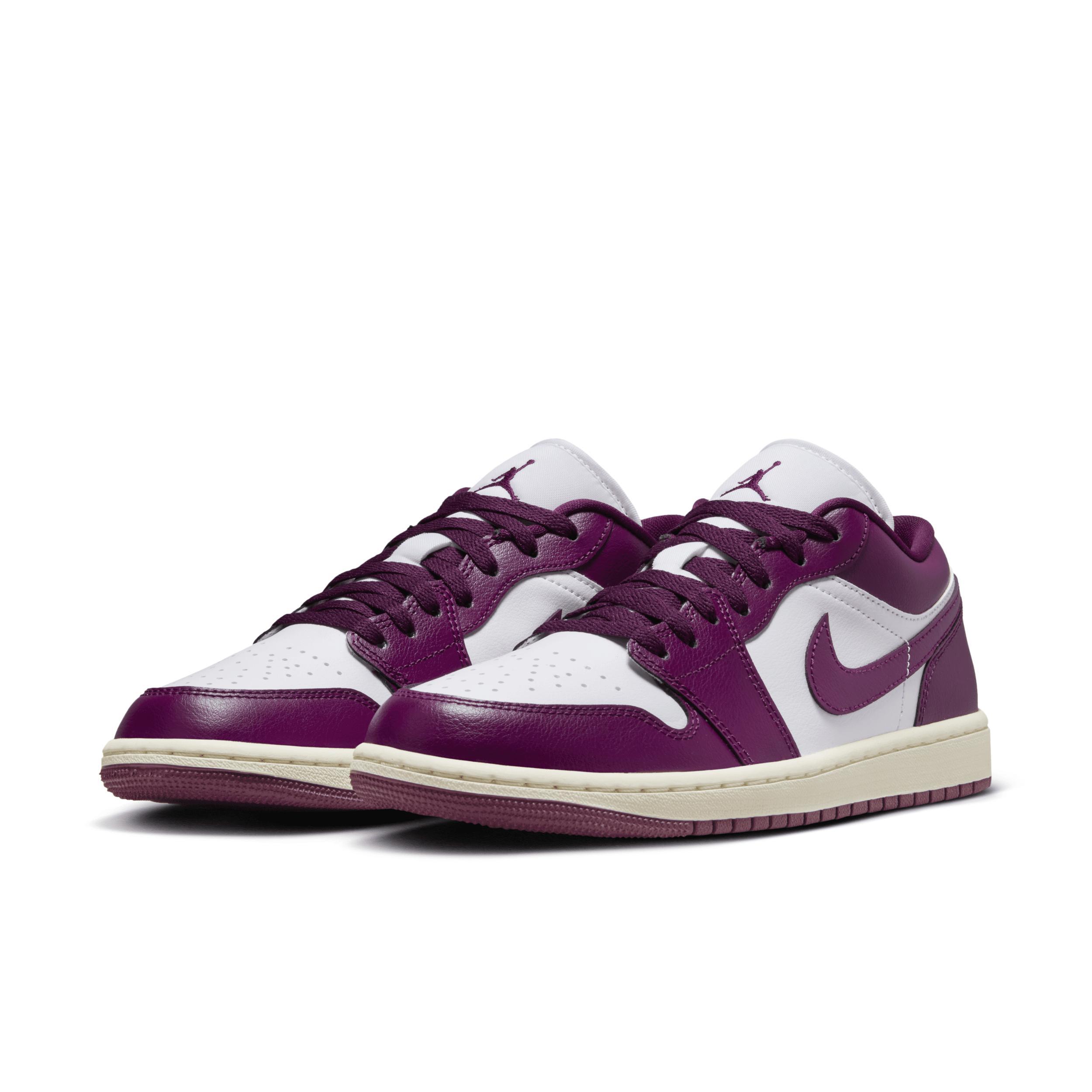 Womens Air Retro 1 Low Casual Shoes Product Image