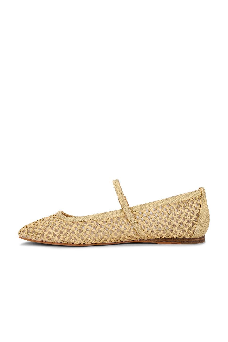 Reyes Flat Dolce Vita Product Image