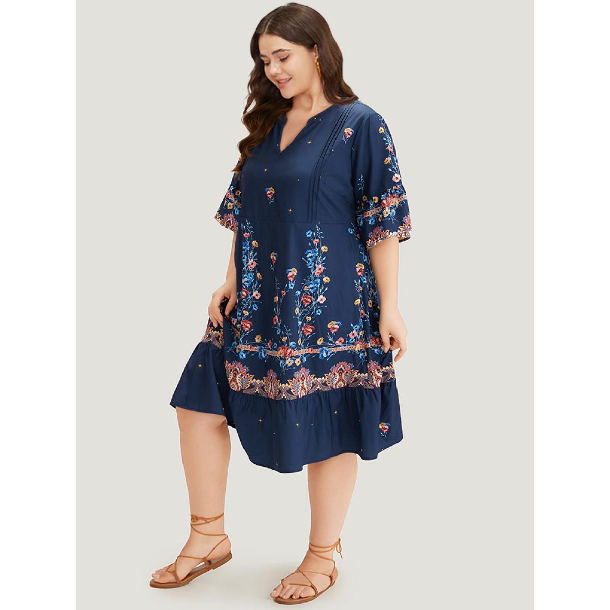 Plus Size Star & Bandana Print Notched Ruffle Dress DarkBlue Women Vacation Gathered Notched collar Half Sleeve Curvy Midi Dress BloomChic 14-16/1X Product Image
