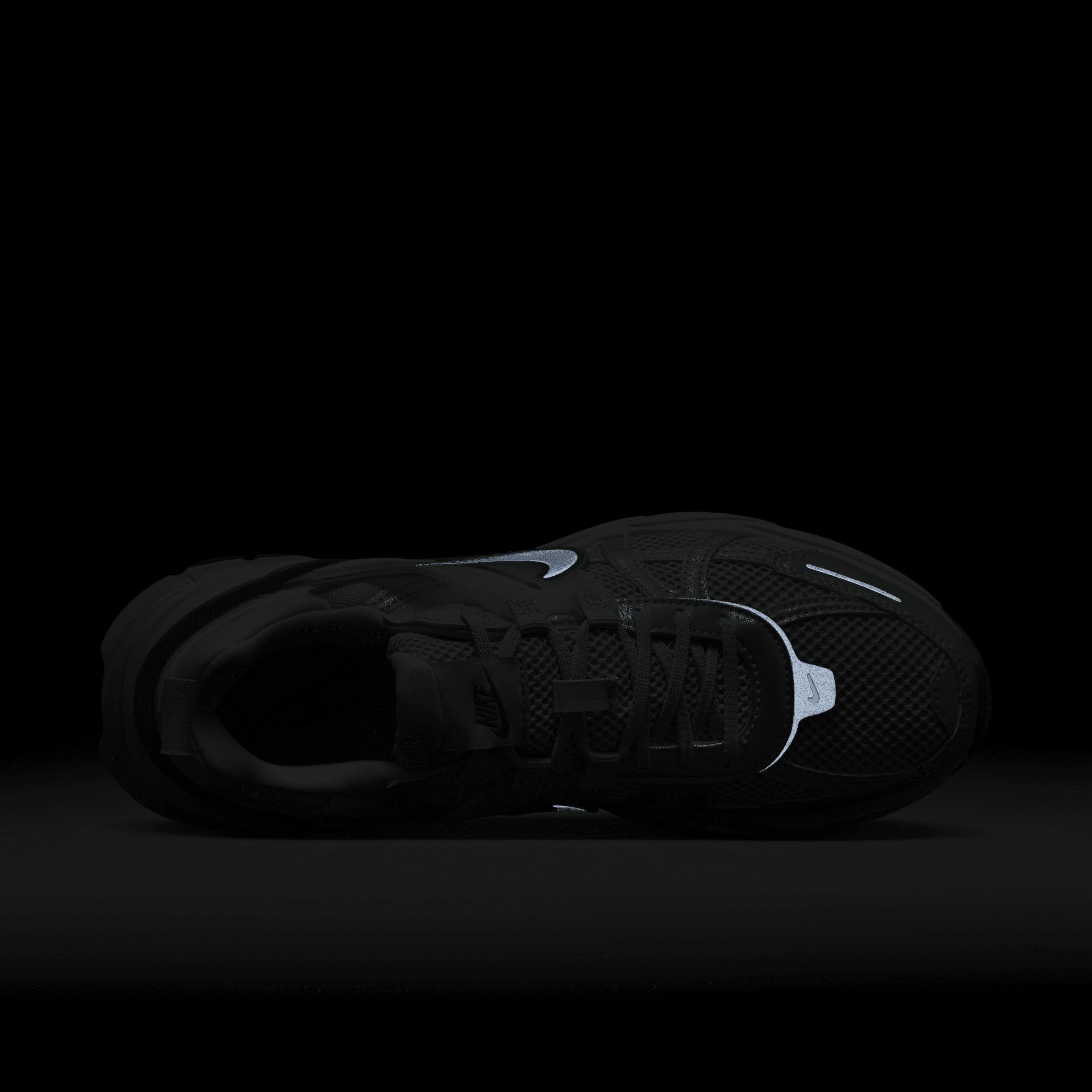 Nike Women's V2K Run Shoes Product Image