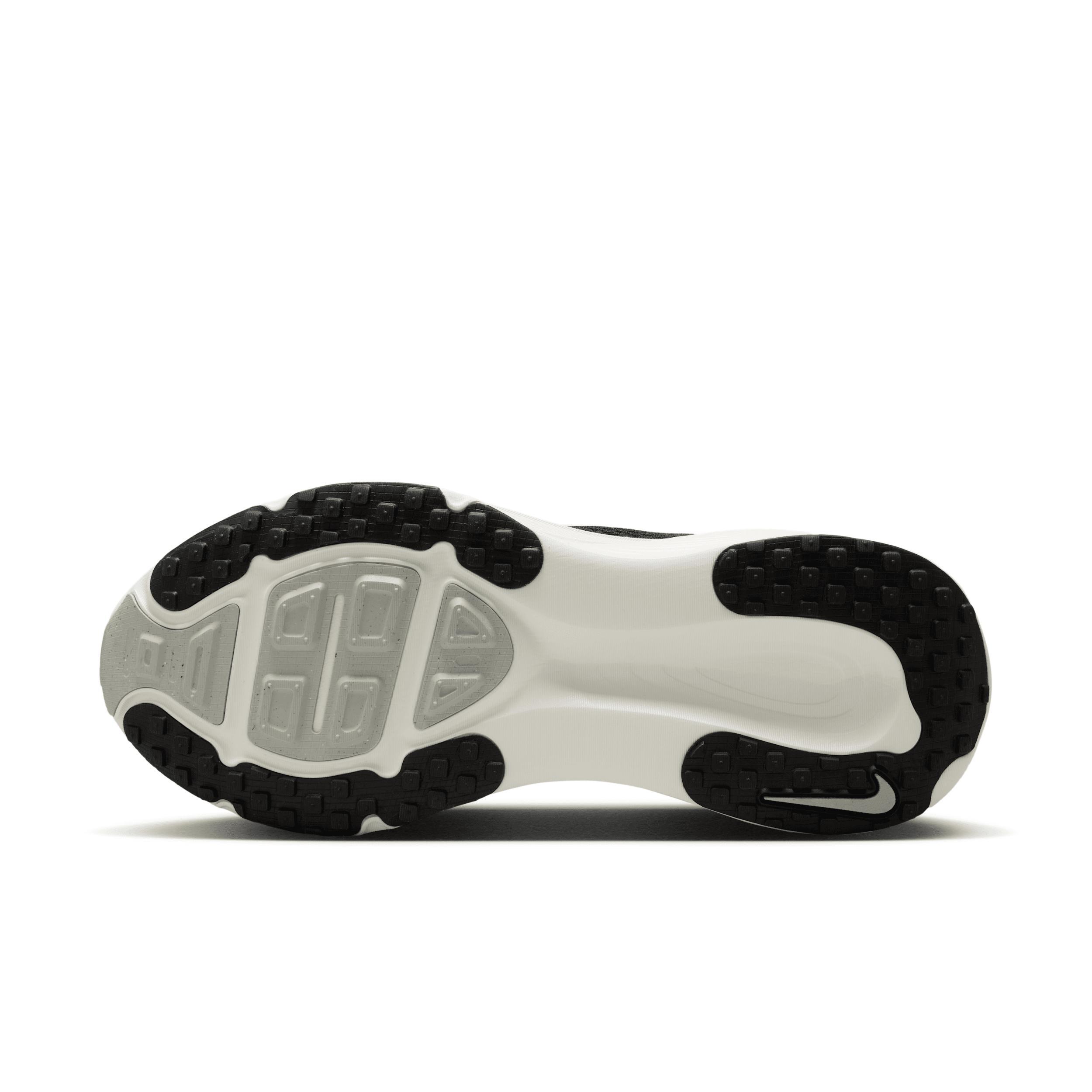 Nike Womens Vomero 18 Sneakers Product Image