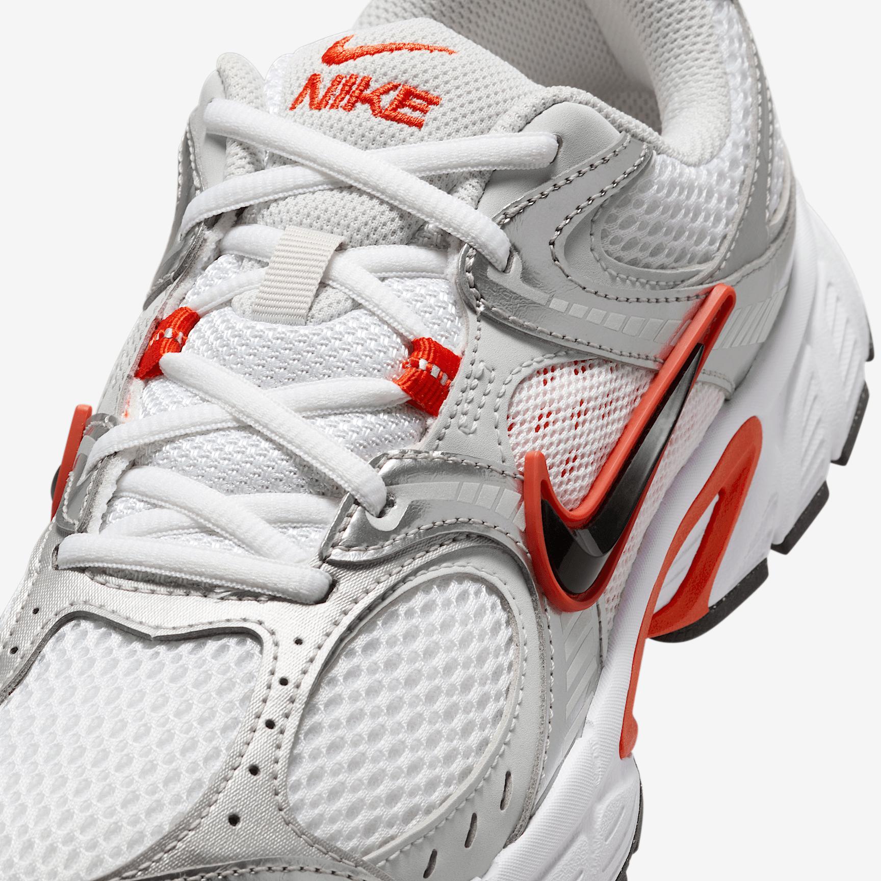 Nike Women's V5 RNR Shoes Product Image