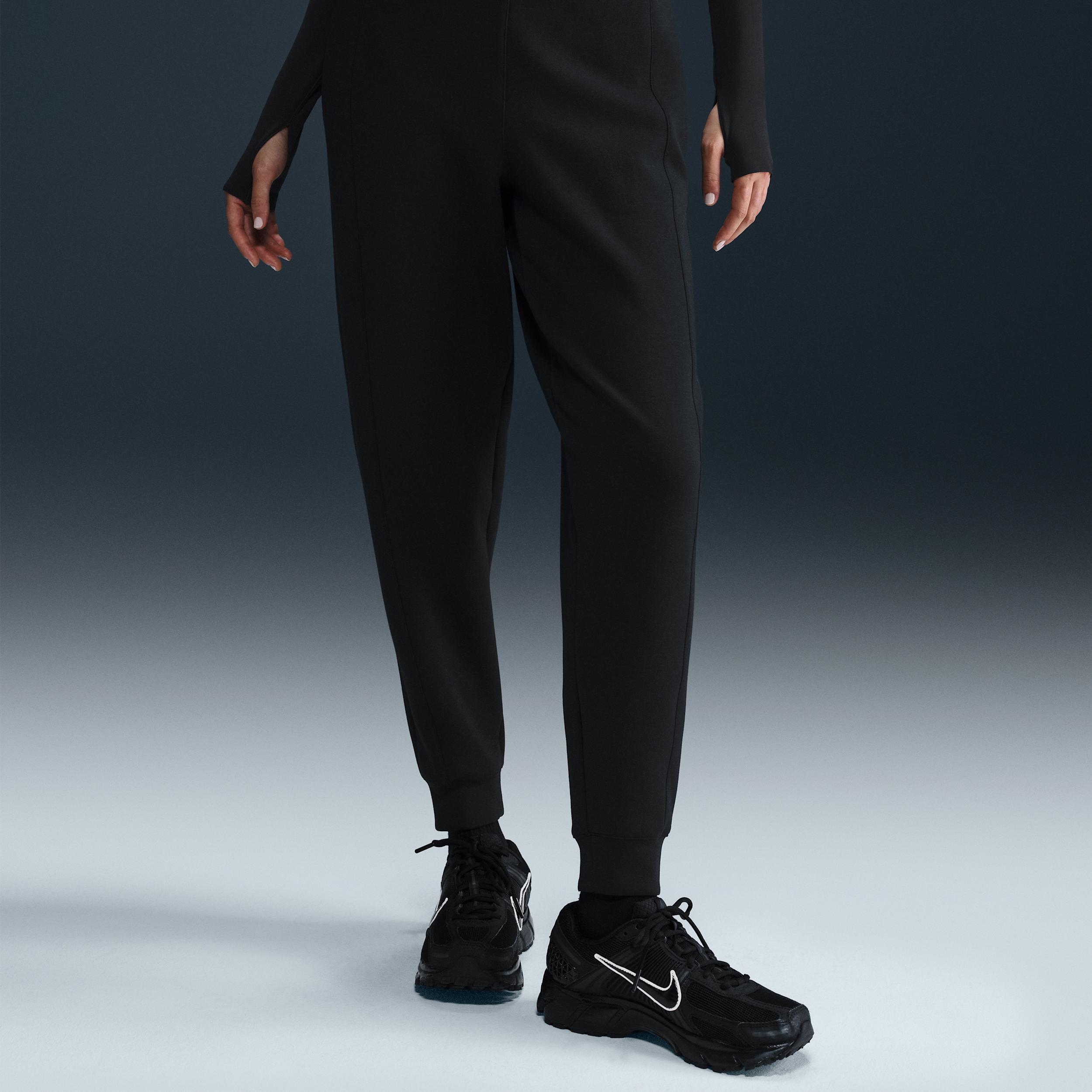 Nike Women's 24.7 ImpossiblySoft Dri-FIT Mid-Rise Jogger Pants Product Image