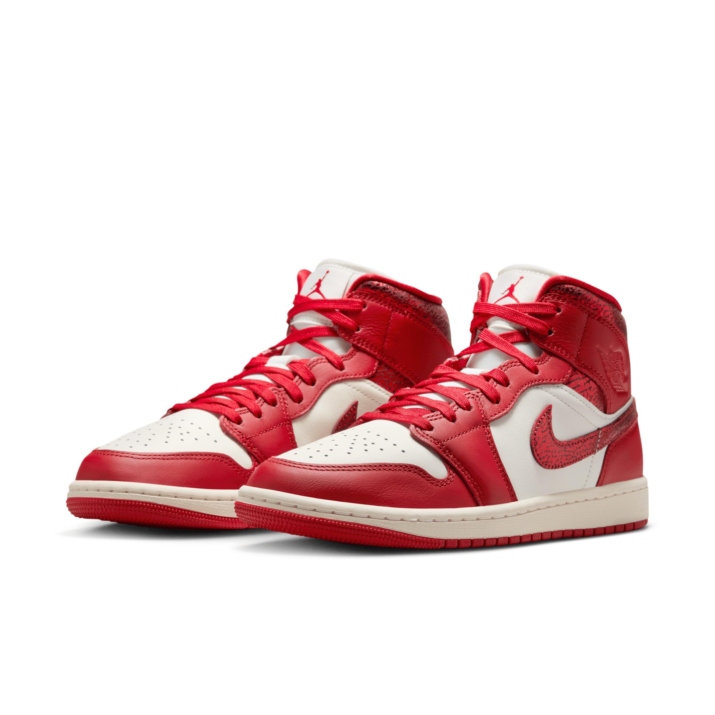 Air Jordan 1 Mid SE Women's Shoes Product Image