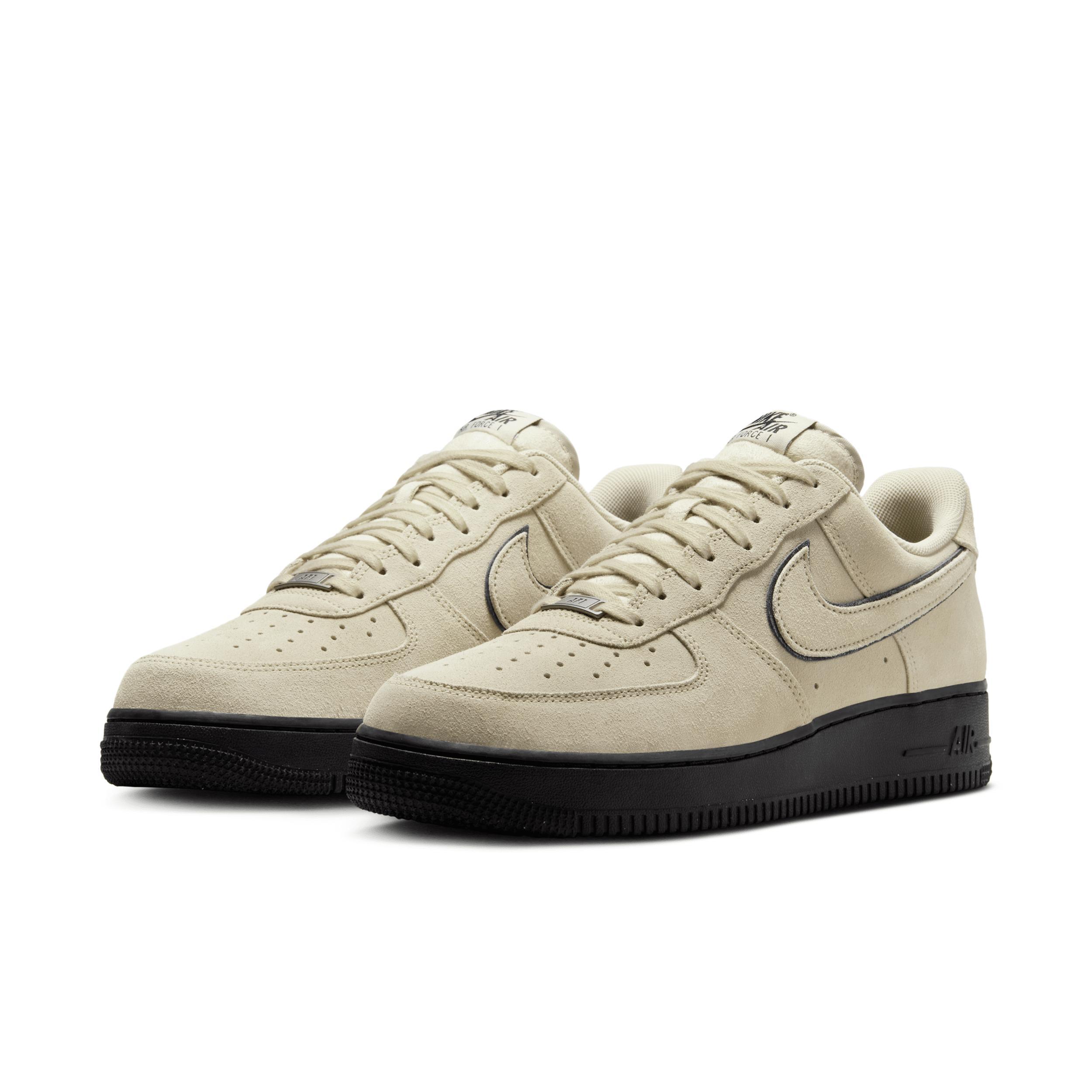 Nike Men's Air Force 1 '07 LV8 Shoes Product Image