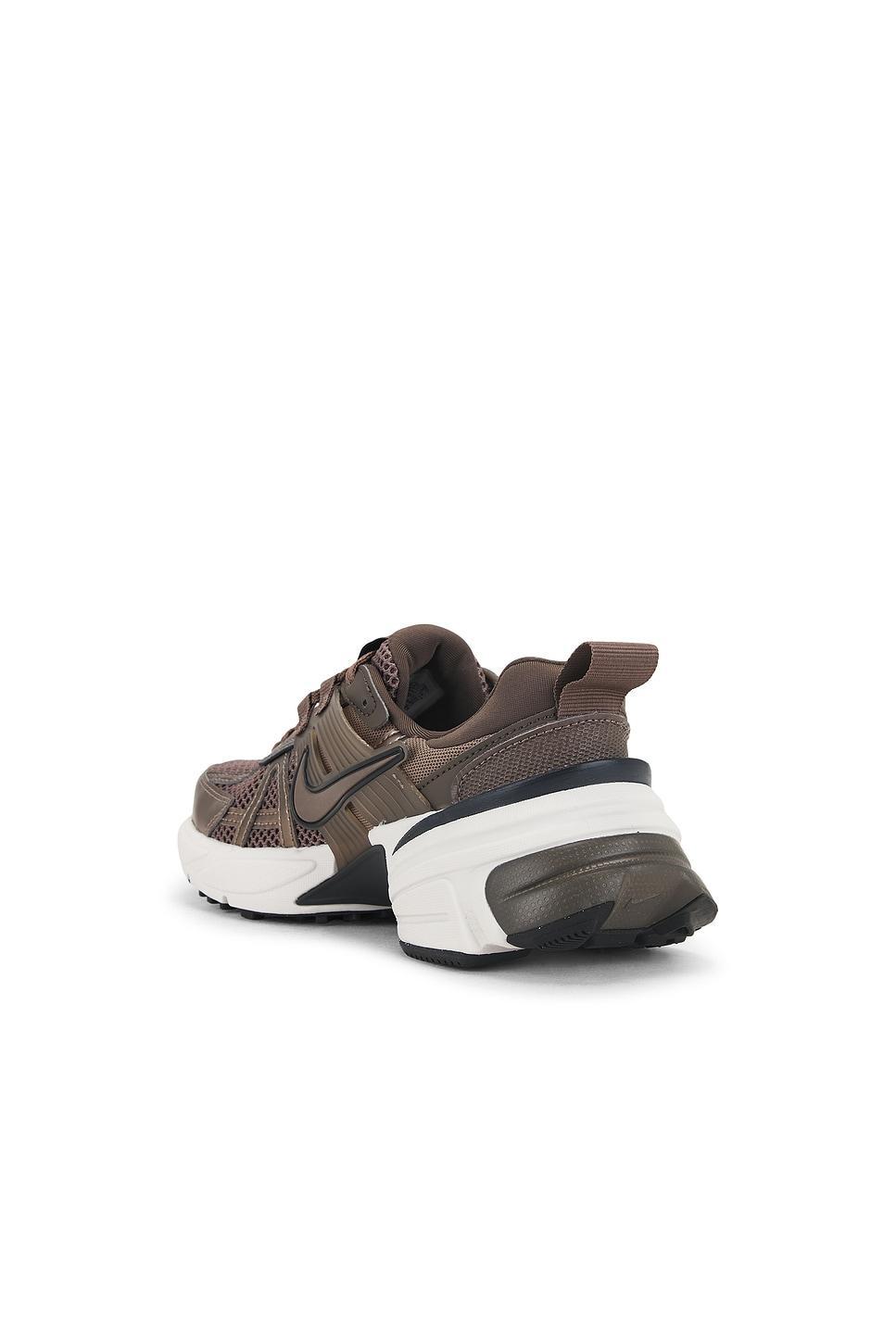 V2K Run Sneaker Nike Product Image