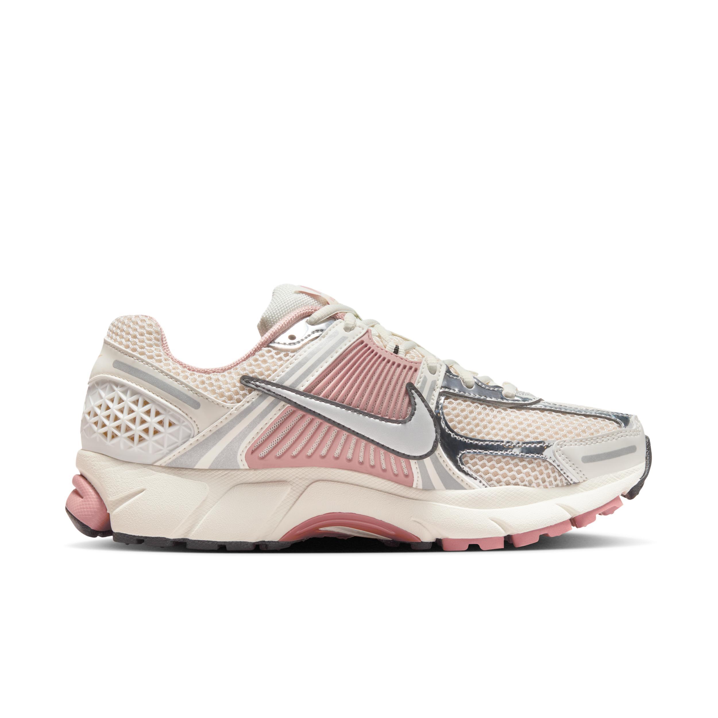 Nike Women's Zoom Vomero Shoes Product Image