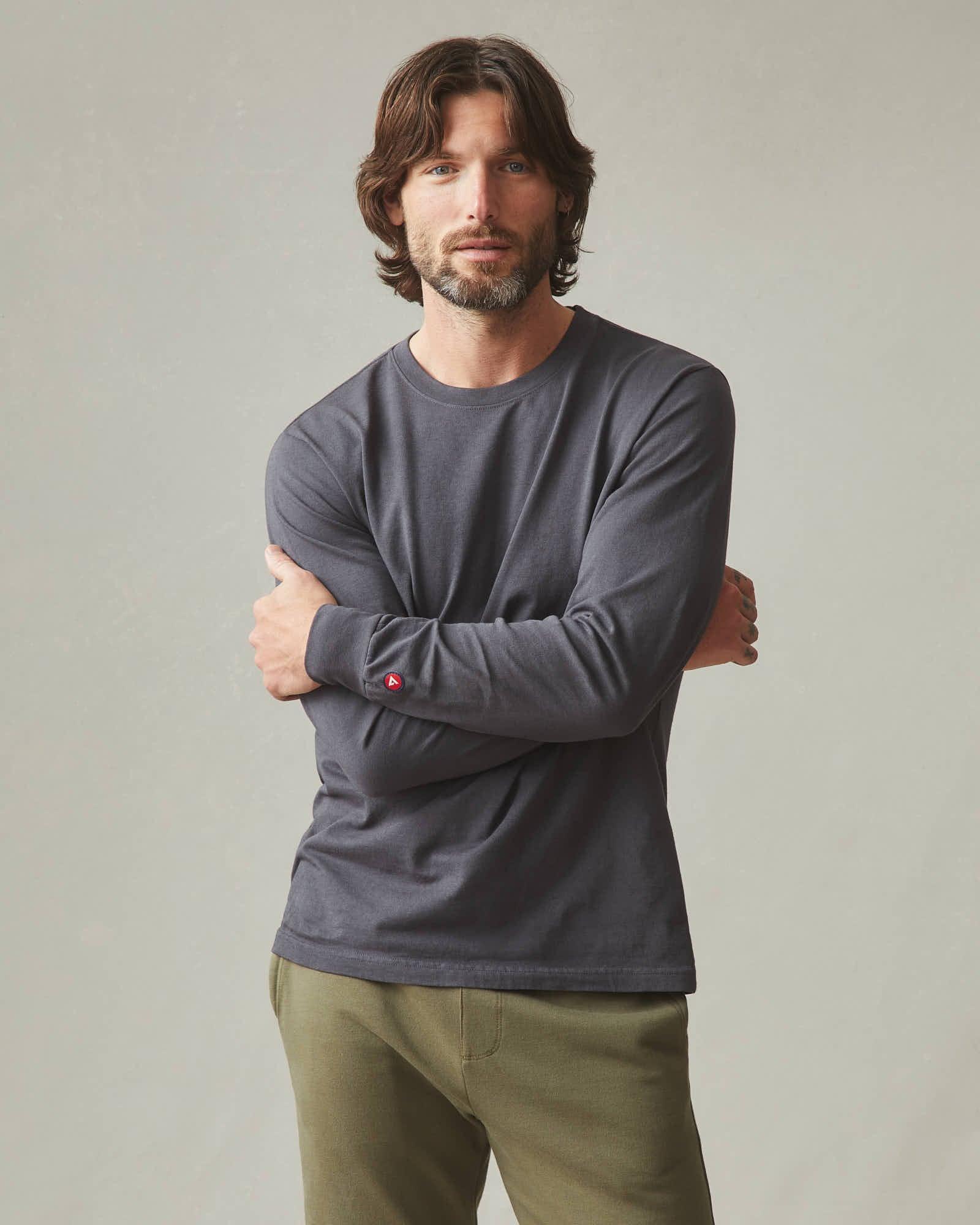 Men's Vintage Crew Long Sleeve Tee - Washed Metropolitan Grey Male Product Image