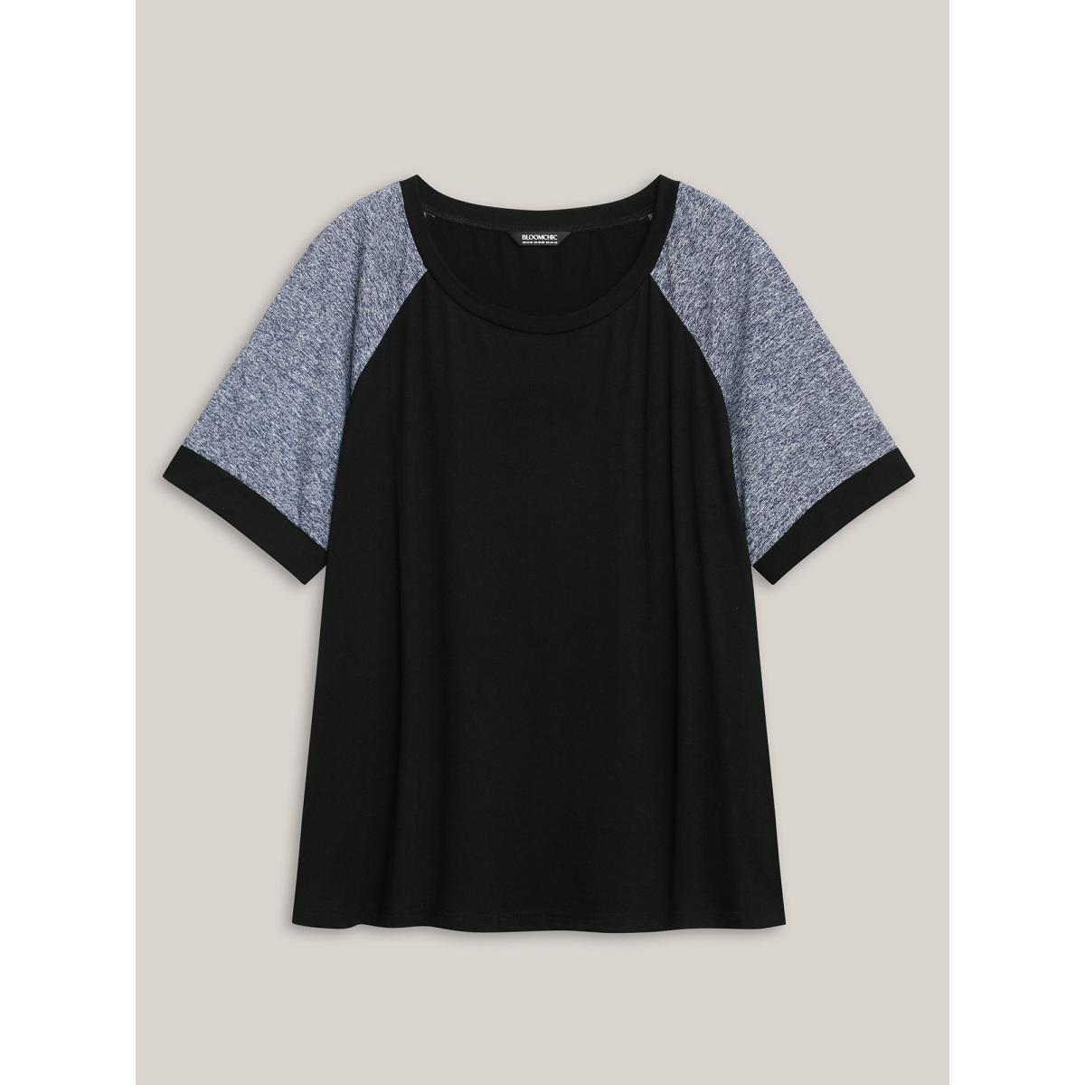 Plus Size Color Contrast Raglan Sleeve T-Shirt Black Women Contrast Round Neck Everyday-Casual T-shirts BloomChic 30/6X Product Image